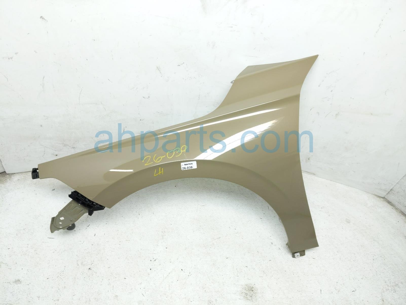 Honda LH FENDER - TAN