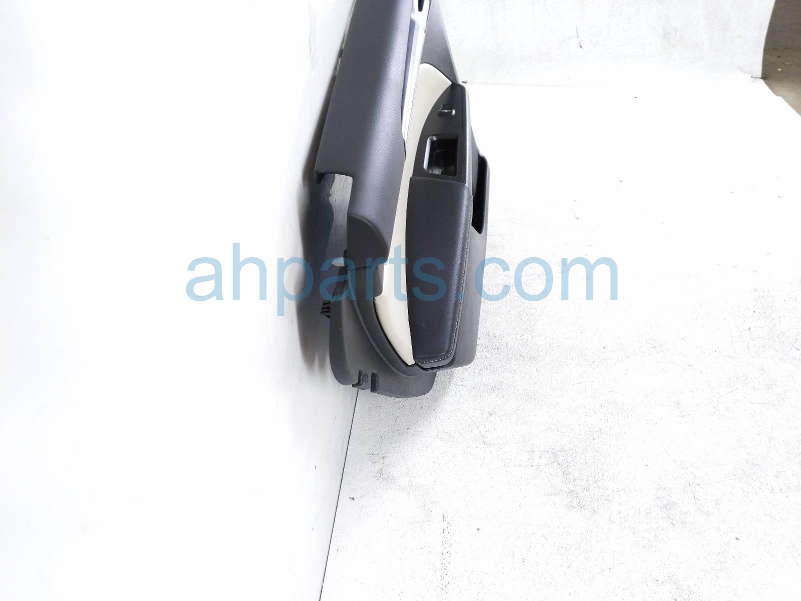 2017 Ford Fusion Trim Liner Rear Driver Interior Door Panel Blk/tan DS7Z 5427407 DW Replacement 2017 Ford Fusion Trim Liner Rear Driver Interior Door Panel Blk/tan DS7Z 5427407 DW Replacement thumbnail