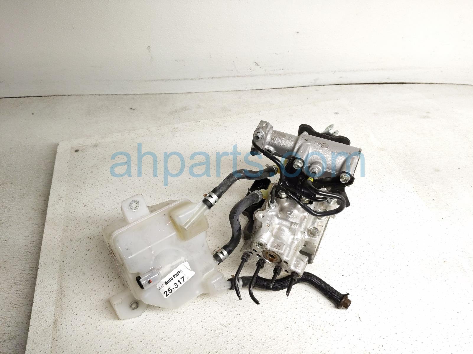 2019 Toyota Rav 4 (anti Lock Brake) Abs/vsa Pump Modulator Awd 47050 42190 Replacement 2019 Toyota Rav 4 (anti Lock Brake) Abs/vsa Pump Modulator Awd 47050 42190 Replacement thumbnail