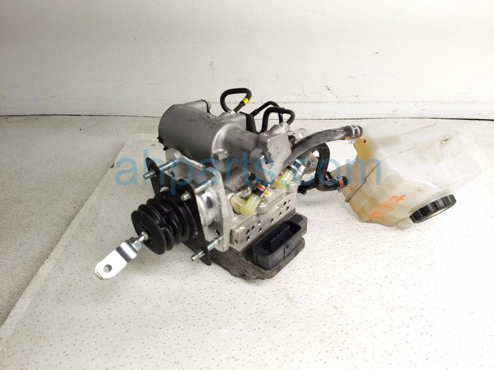 2019 Toyota Rav 4 (anti Lock Brake) Abs/vsa Pump Modulator Awd 47050 42190 Replacement 2019 Toyota Rav 4 (anti Lock Brake) Abs/vsa Pump Modulator Awd 47050 42190 Replacement thumbnail