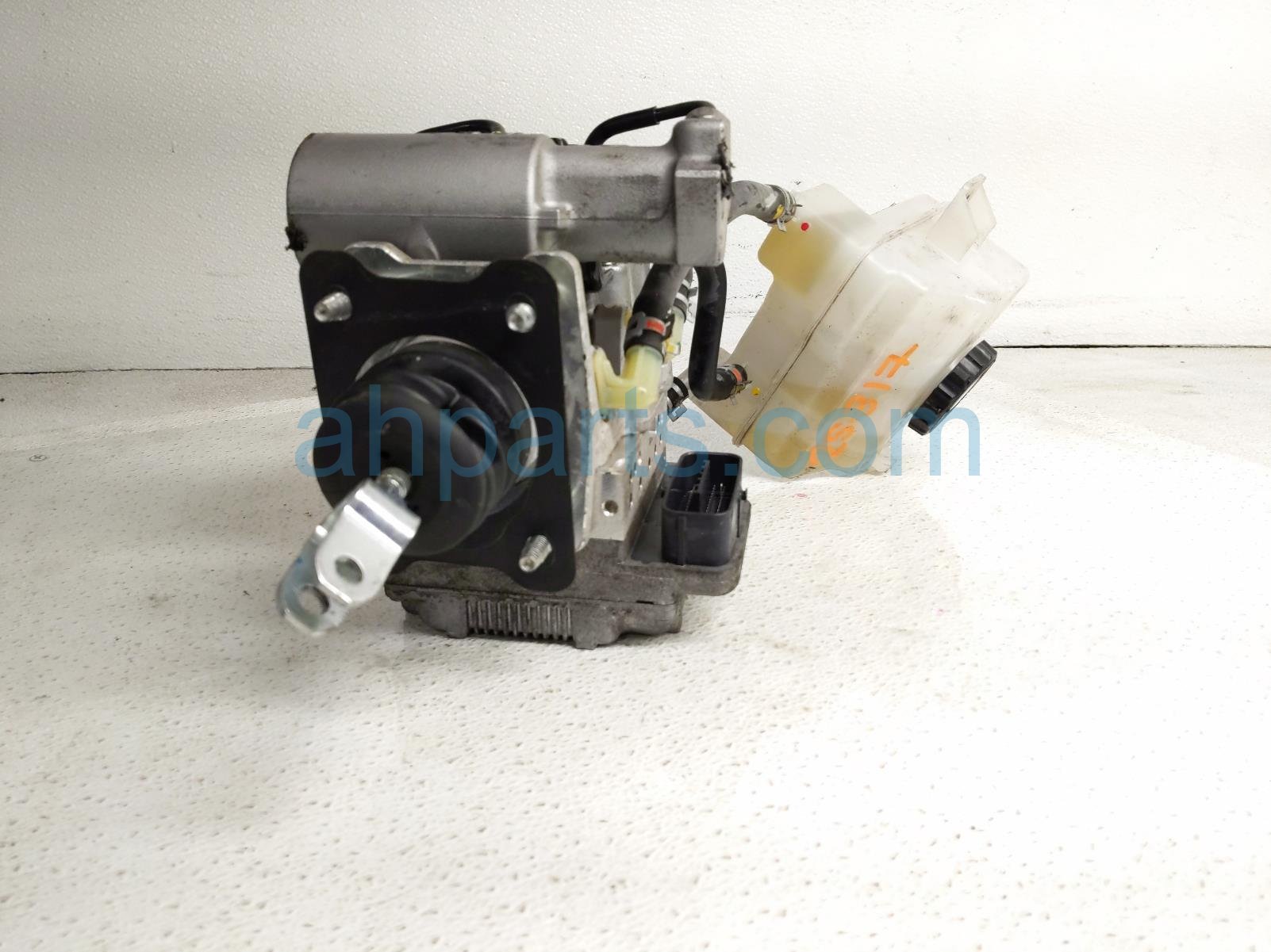 2019 Toyota Rav 4 (anti Lock Brake) Abs/vsa Pump Modulator Awd 47050 42190 Replacement 2019 Toyota Rav 4 (anti Lock Brake) Abs/vsa Pump Modulator Awd 47050 42190 Replacement thumbnail