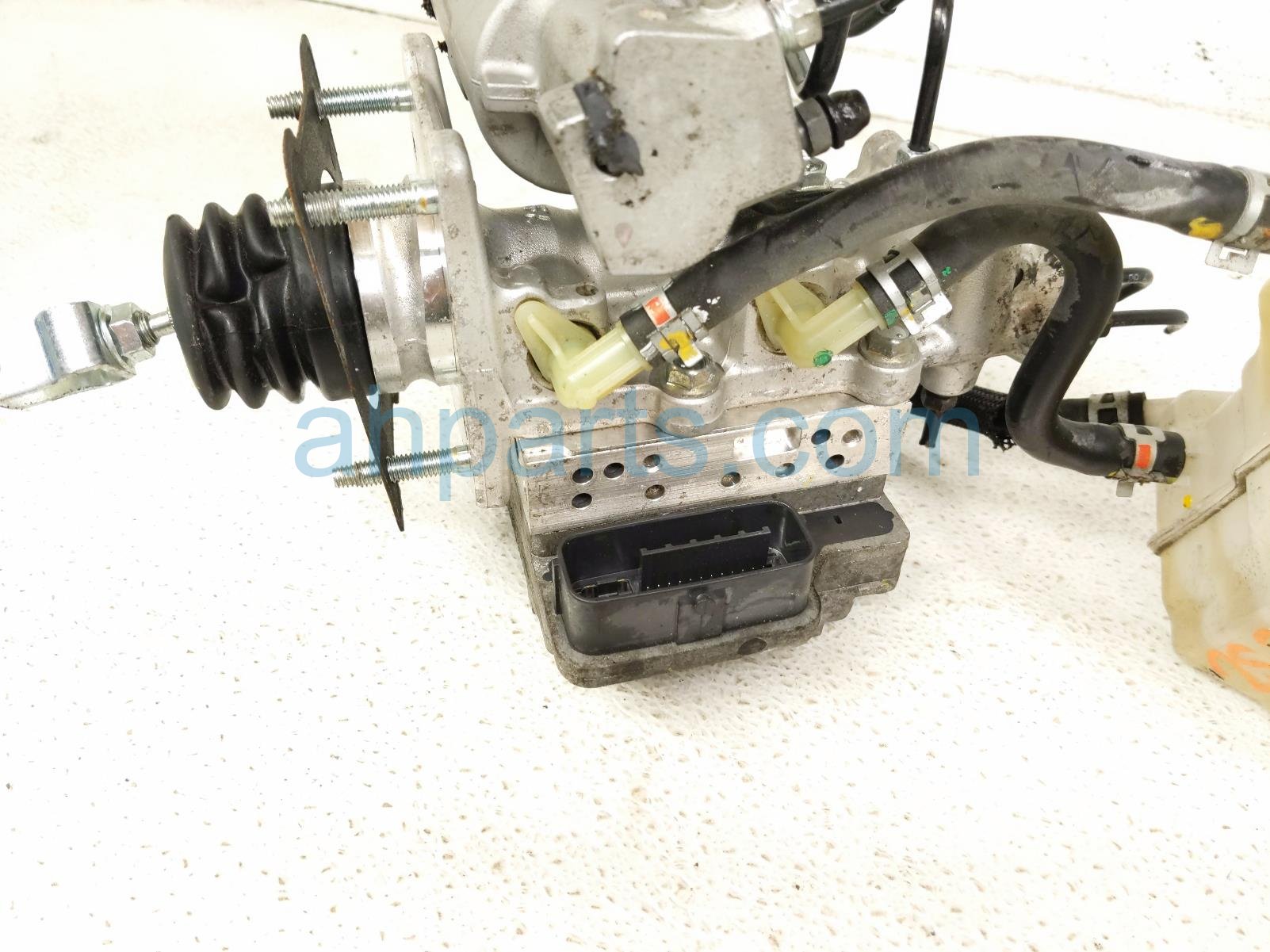 2019 Toyota Rav 4 (anti Lock Brake) Abs/vsa Pump Modulator Awd 47050 42190 Replacement 2019 Toyota Rav 4 (anti Lock Brake) Abs/vsa Pump Modulator Awd 47050 42190 Replacement thumbnail