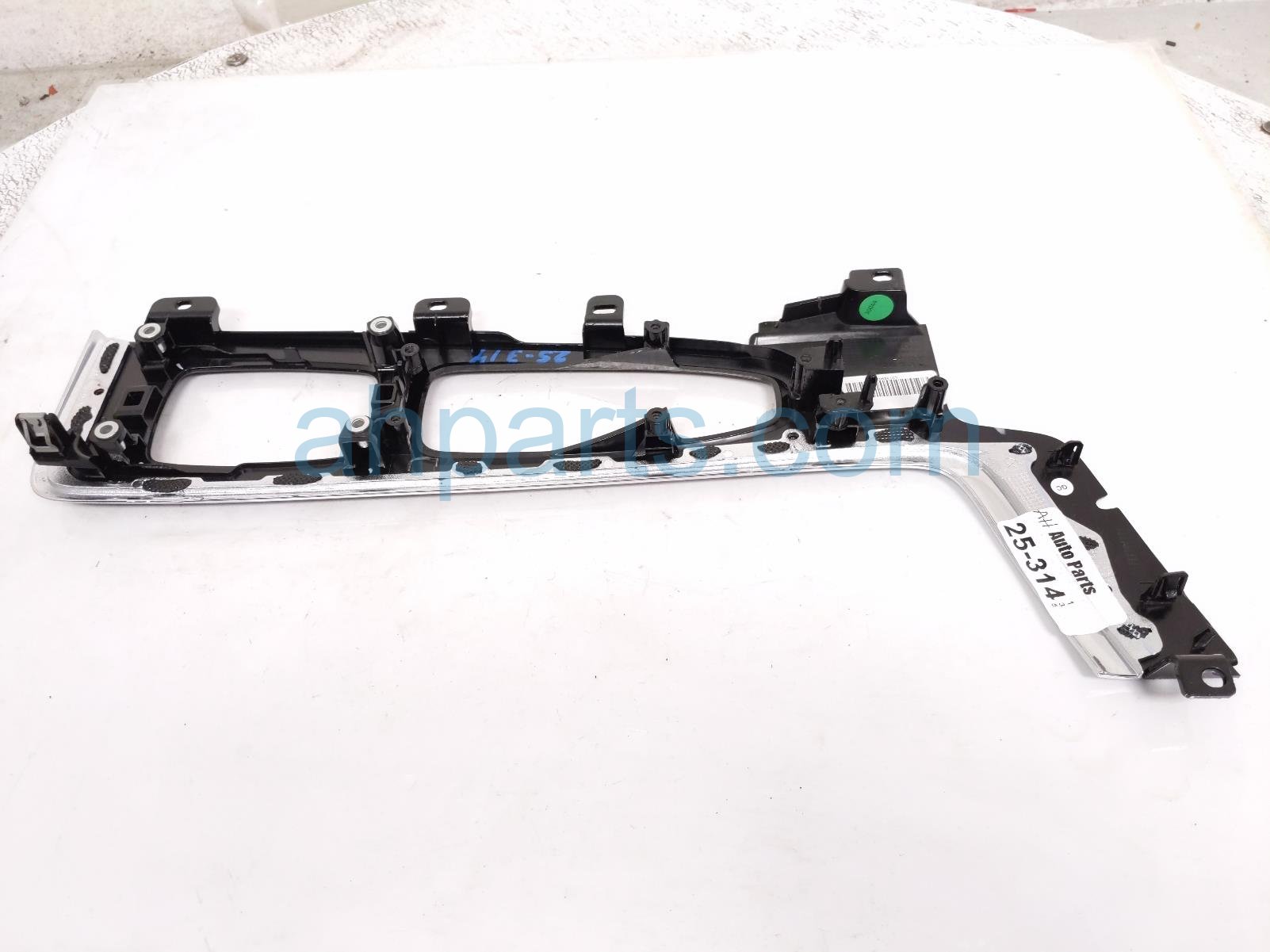 2023 Volvo Xc90 Center Console Shifter Bezel Blk 32206866 Replacement 2023 Volvo Xc90 Center Console Shifter Bezel Blk 32206866 Replacement thumbnail