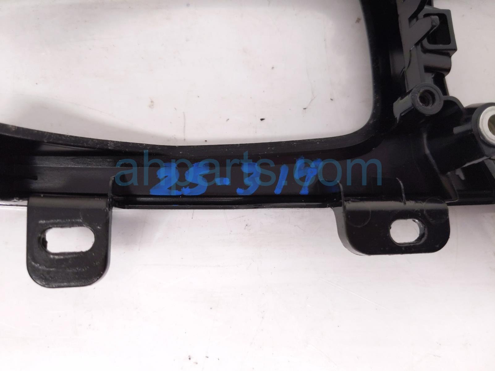 2023 Volvo Xc90 Center Console Shifter Bezel Blk 32206866 Replacement 2023 Volvo Xc90 Center Console Shifter Bezel Blk 32206866 Replacement thumbnail