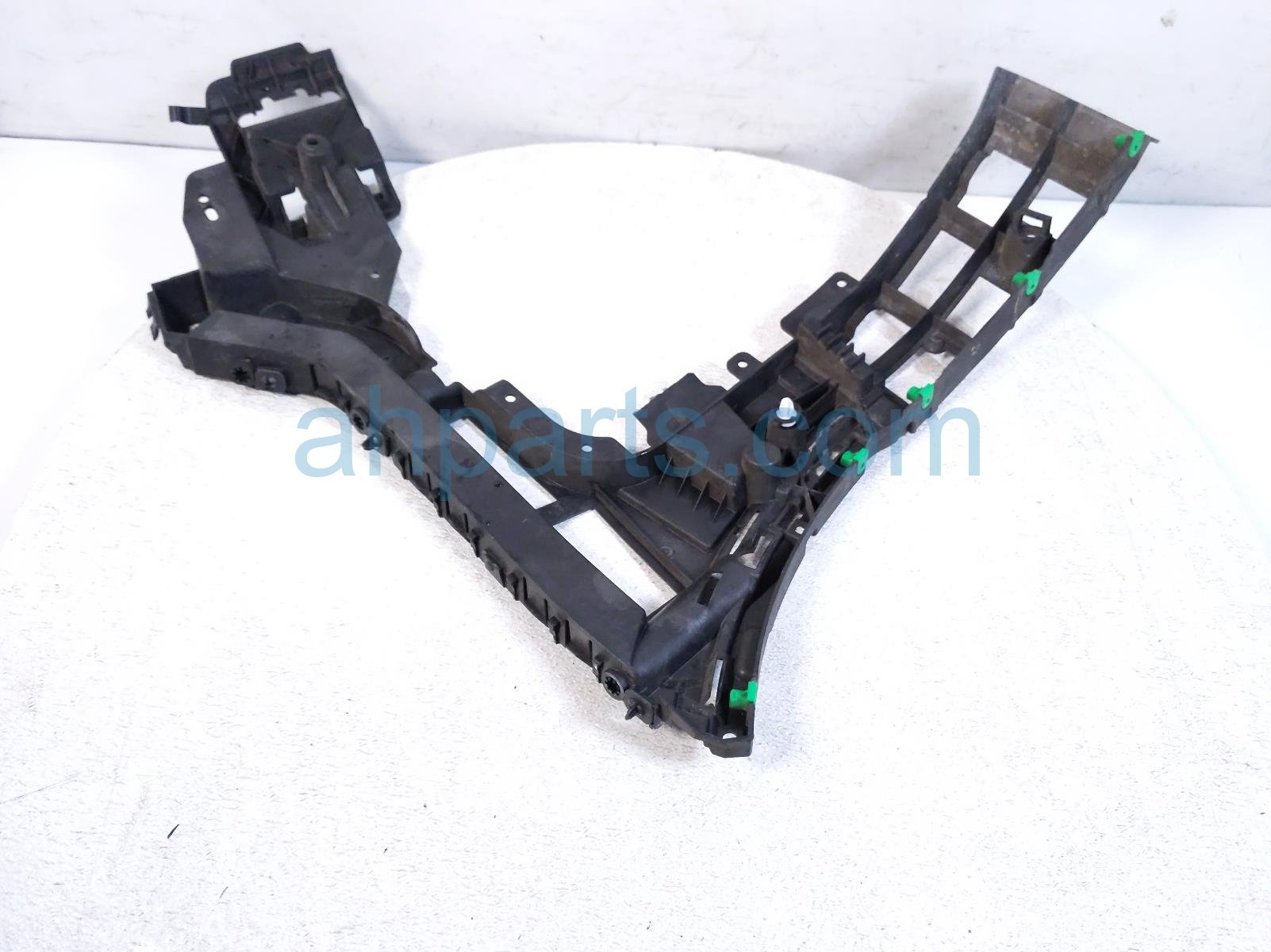 2023 Volvo Xc90 Rear Passenger Bumper Side Mount Brkt 31663176 Replacement 2023 Volvo Xc90 Rear Passenger Bumper Side Mount Brkt 31663176 Replacement thumbnail