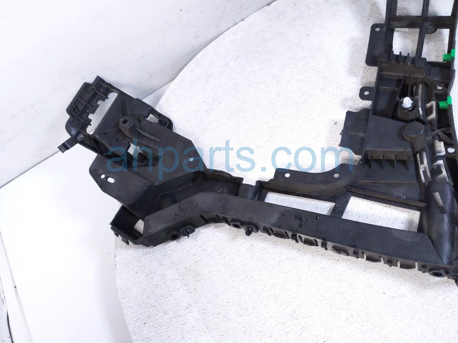 2023 Volvo Xc90 Rear Passenger Bumper Side Mount Brkt 31663176 Replacement 2023 Volvo Xc90 Rear Passenger Bumper Side Mount Brkt 31663176 Replacement thumbnail