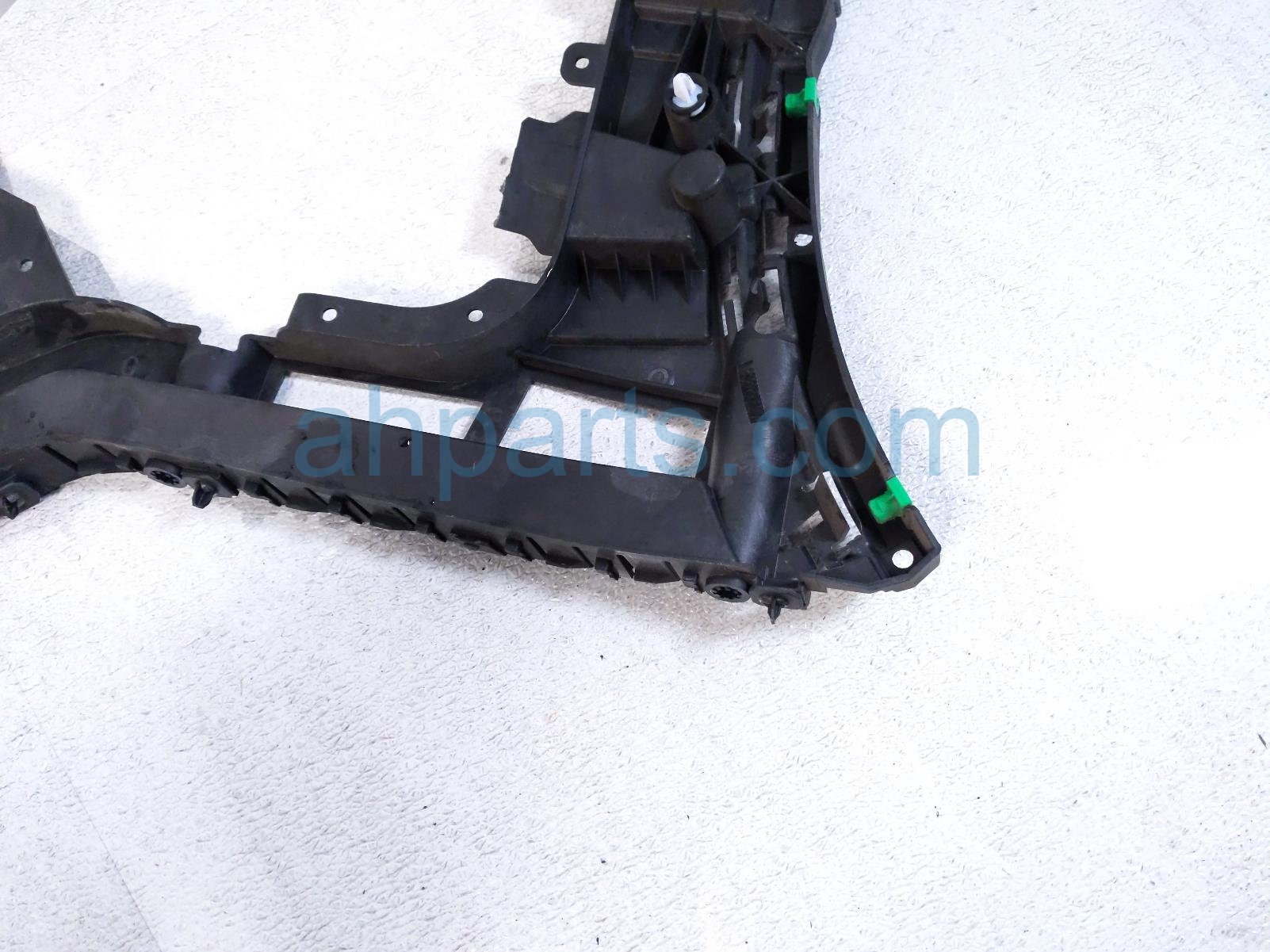 2023 Volvo Xc90 Rear Passenger Bumper Side Mount Brkt 31663176 Replacement 2023 Volvo Xc90 Rear Passenger Bumper Side Mount Brkt 31663176 Replacement thumbnail