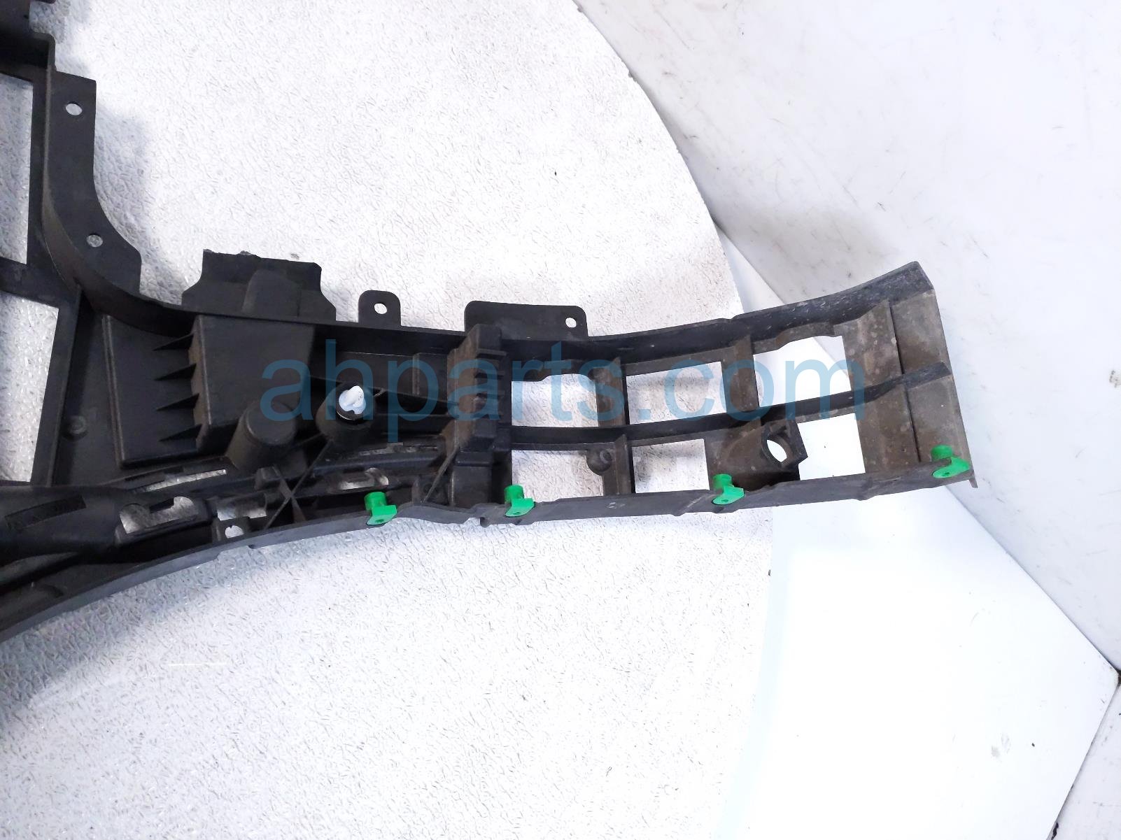 2023 Volvo Xc90 Rear Passenger Bumper Side Mount Brkt 31663176 Replacement 2023 Volvo Xc90 Rear Passenger Bumper Side Mount Brkt 31663176 Replacement thumbnail