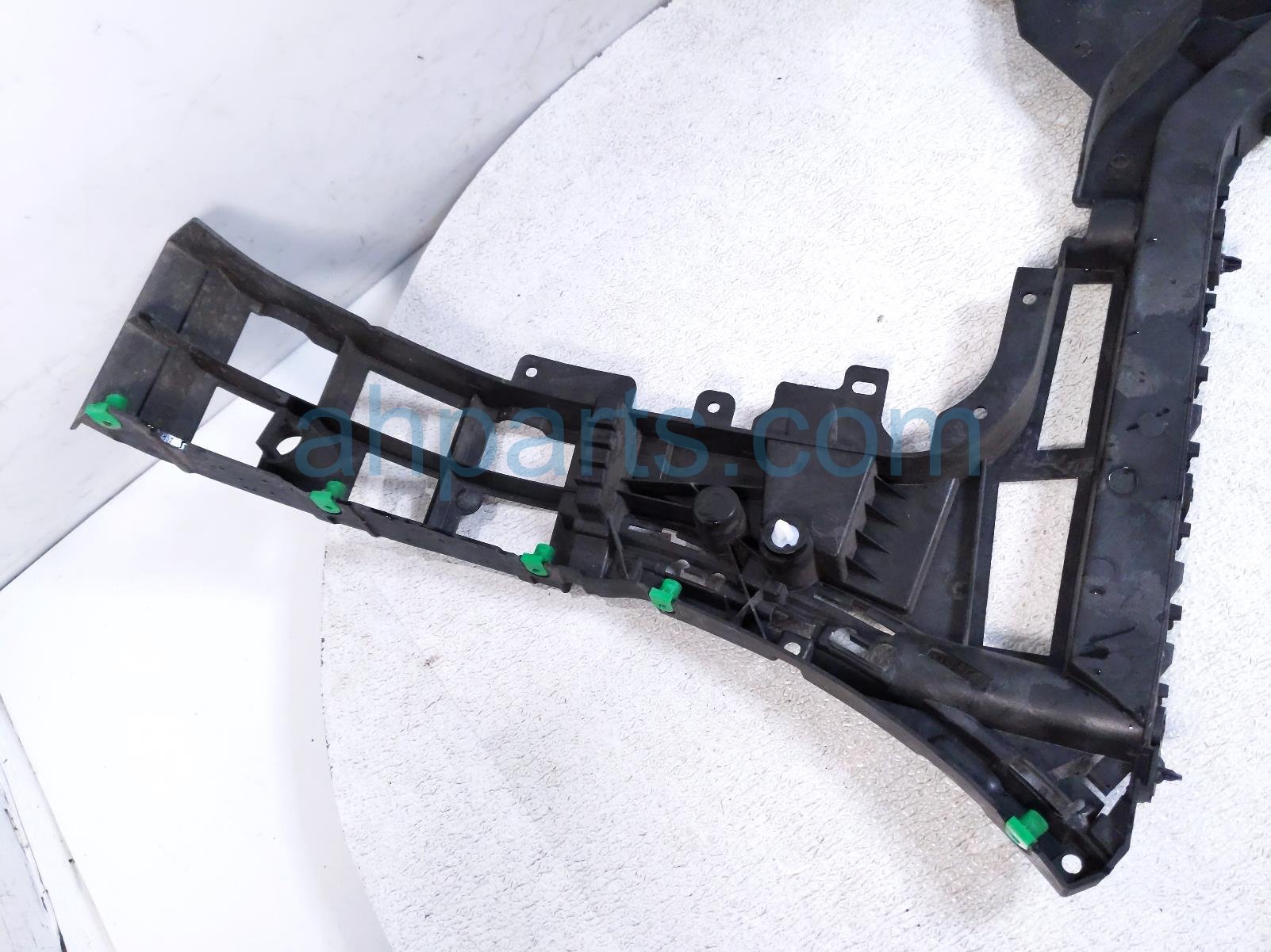 2023 Volvo Xc90 Rear Driver Bumper Side Mount Brkt 31663175 Replacement 2023 Volvo Xc90 Rear Driver Bumper Side Mount Brkt 31663175 Replacement thumbnail