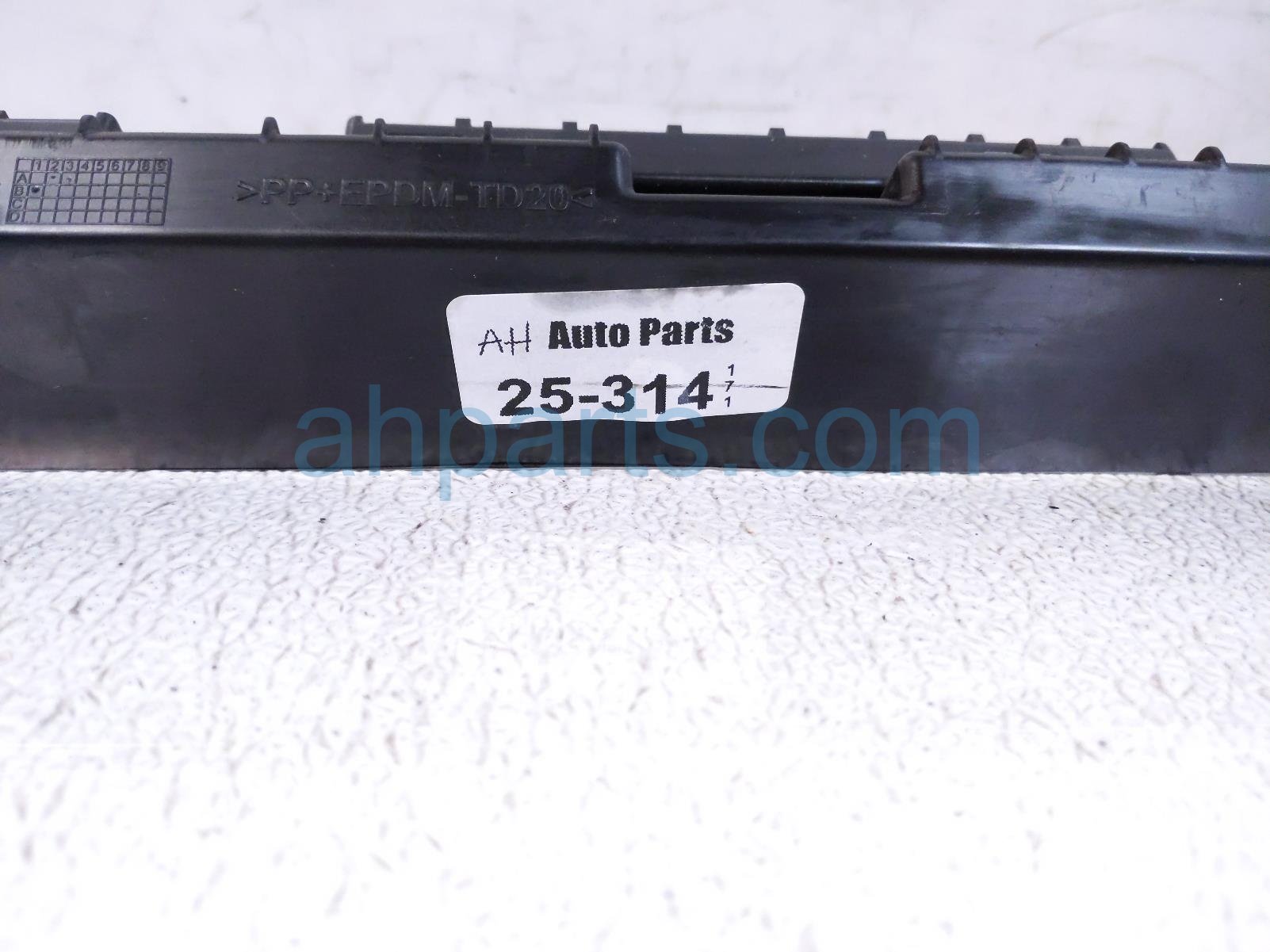 2023 Volvo Xc90 Front Driver Bumper Guide Bracket 32216523 Replacement 2023 Volvo Xc90 Front Driver Bumper Guide Bracket 32216523 Replacement thumbnail