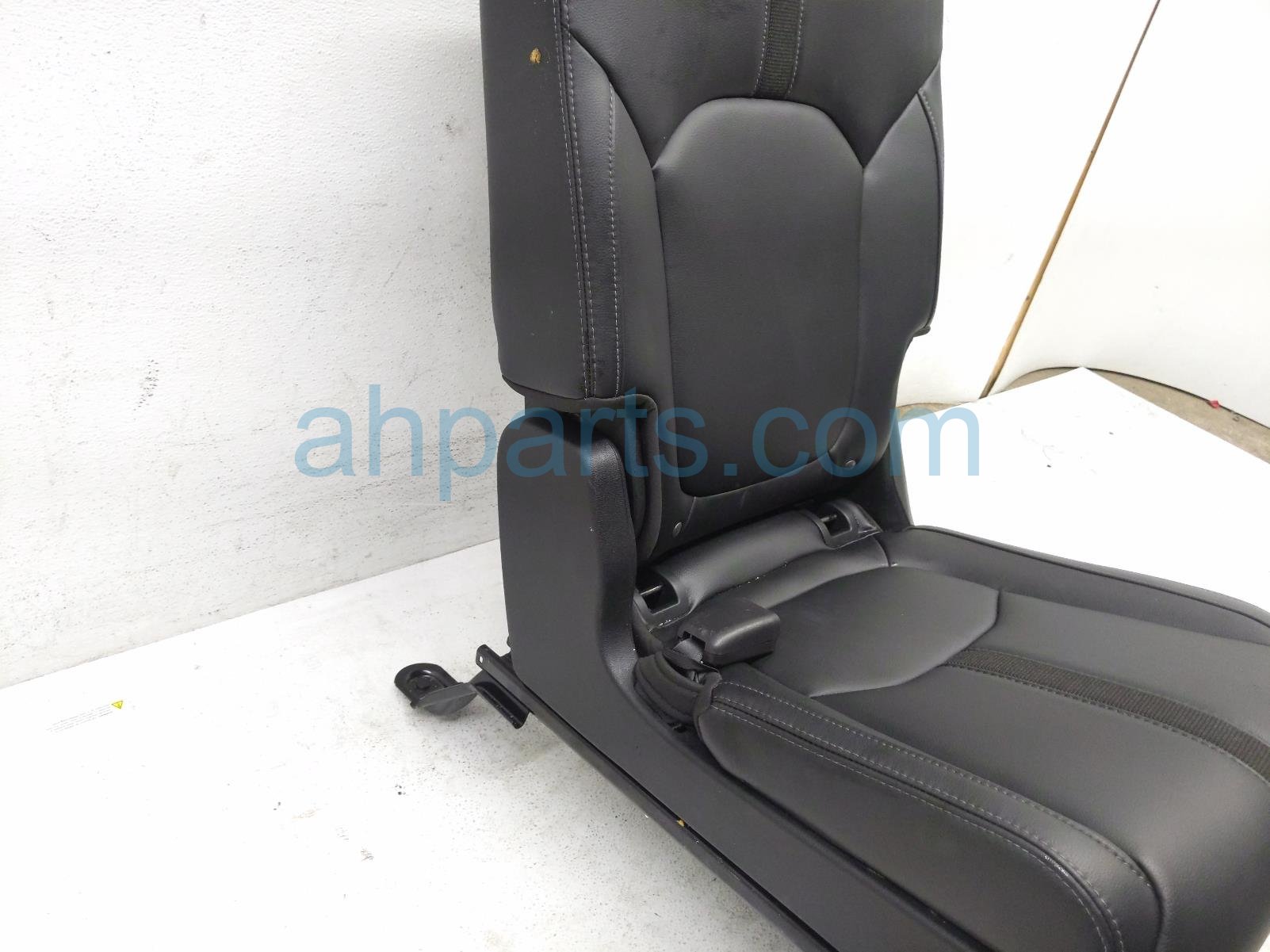 2025 Honda Pilot Rear / Back (2nd Row) 2nd Row Driver Seat Black Leather 81731 T90 A21ZB Replacement 2025 Honda Pilot Rear / Back (2nd Row) 2nd Row Driver Seat Black Leather 81731 T90 A21ZB Replacement thumbnail