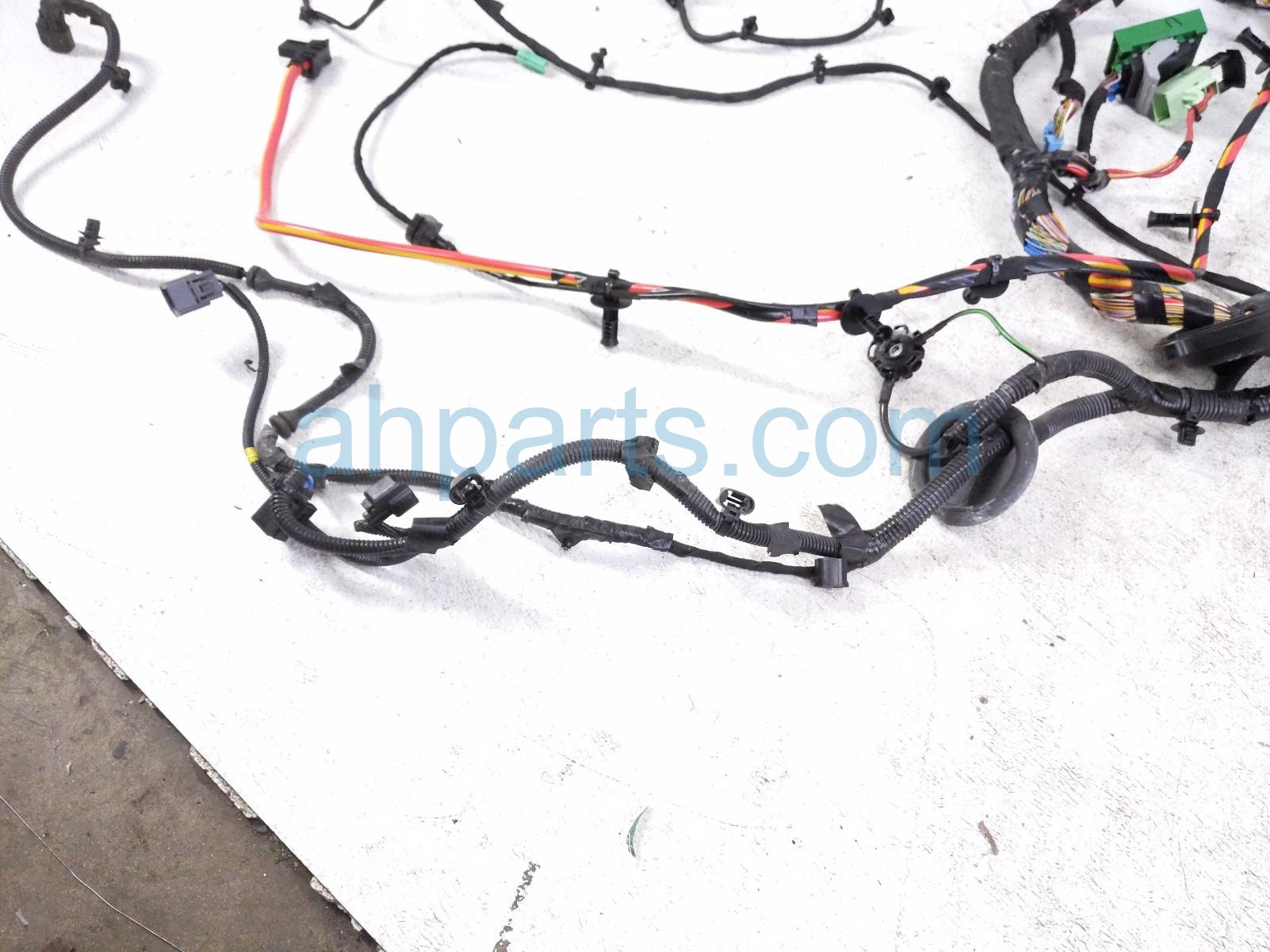 2023 Volvo Xc90 Engine Bay Wiring Harness W/fusebox 32200112 Replacement 2023 Volvo Xc90 Engine Bay Wiring Harness W/fusebox 32200112 Replacement thumbnail