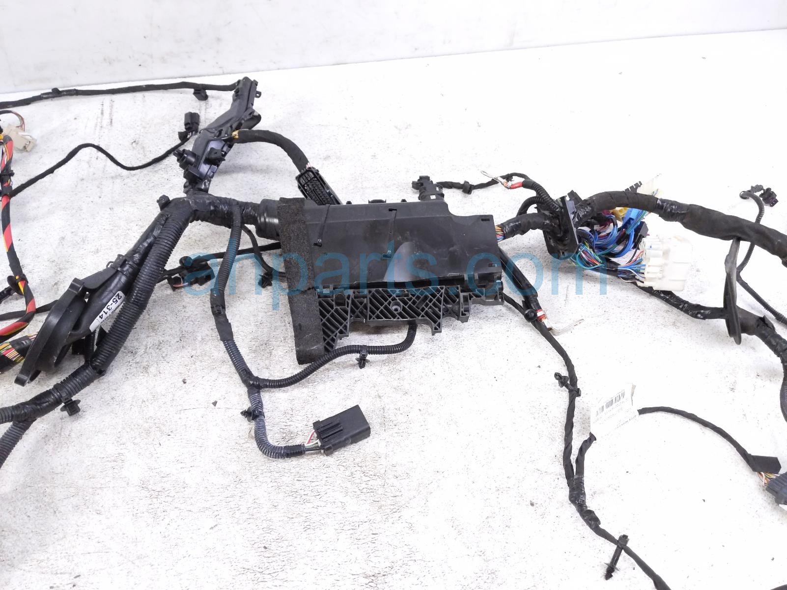 2023 Volvo Xc90 Engine Bay Wiring Harness W/fusebox 32200112 Replacement 2023 Volvo Xc90 Engine Bay Wiring Harness W/fusebox 32200112 Replacement thumbnail