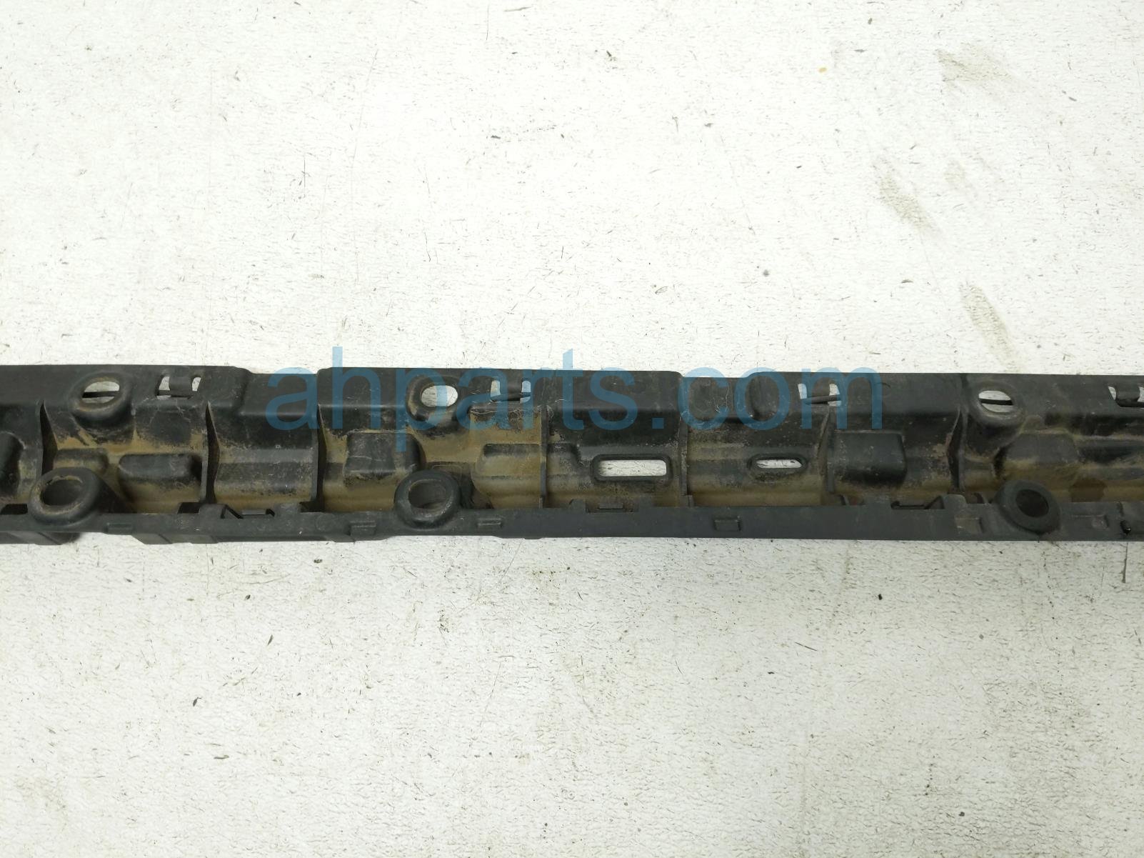 2018 BMW X5 Rocker / Trim Passenger Molding Support Bracket 51 77 7 294 378 Replacement 2018 BMW X5 Rocker / Trim Passenger Molding Support Bracket 51 77 7 294 378 Replacement thumbnail