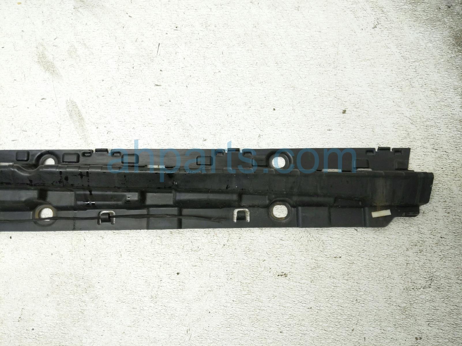 2018 BMW X5 Rocker / Trim Passenger Molding Support Bracket 51 77 7 294 378 Replacement 2018 BMW X5 Rocker / Trim Passenger Molding Support Bracket 51 77 7 294 378 Replacement thumbnail