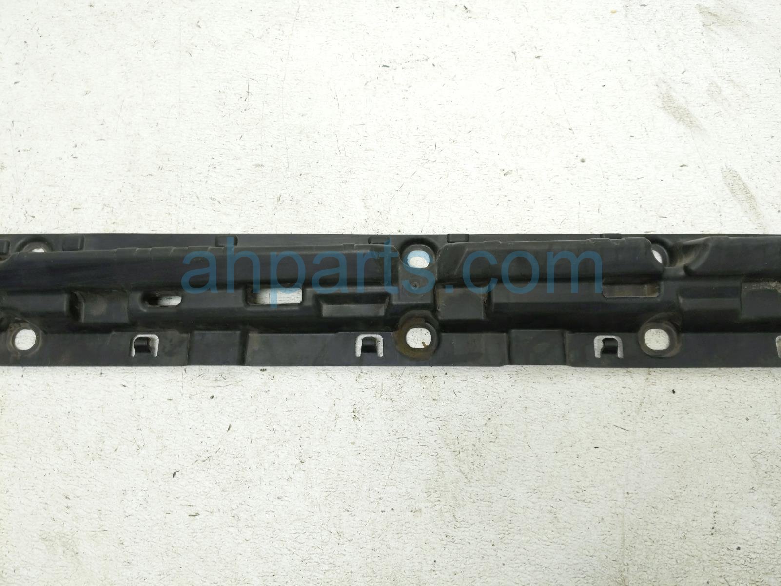 2018 BMW X5 Rocker / Trim Driver Molding Support Bracket 51 77 7 294 377 Replacement 2018 BMW X5 Rocker / Trim Driver Molding Support Bracket 51 77 7 294 377 Replacement thumbnail