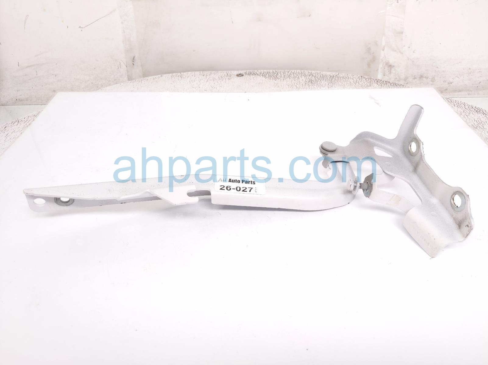 2025 Honda Pilot Driver Hood Hinge White 60170 T90 A00ZZ Replacement 2025 Honda Pilot Driver Hood Hinge White 60170 T90 A00ZZ Replacement thumbnail