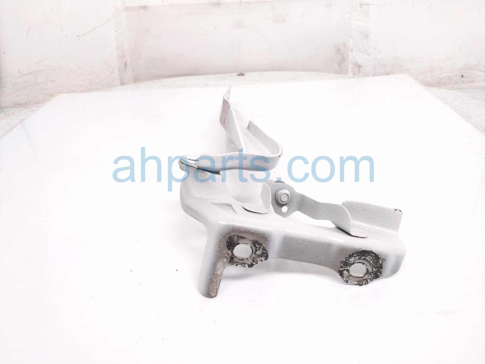 2025 Honda Pilot Driver Hood Hinge White 60170 T90 A00ZZ Replacement 2025 Honda Pilot Driver Hood Hinge White 60170 T90 A00ZZ Replacement thumbnail