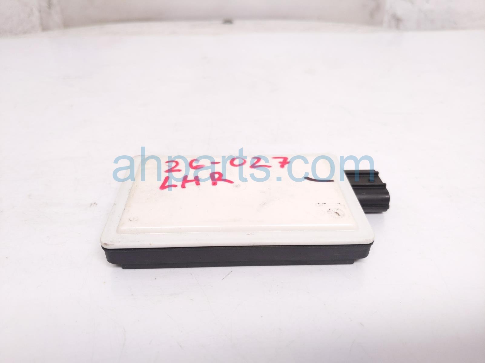 2025 Honda Pilot Rear Driver Blind Spot Radar W/bracket 8S461 T90 A31 Replacement 2025 Honda Pilot Rear Driver Blind Spot Radar W/bracket 8S461 T90 A31 Replacement thumbnail