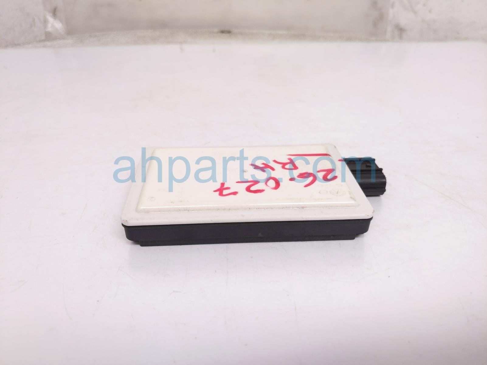 2025 Honda Pilot Rear Passenger Blind Spot Radar W/bracket 8S411 T90 A31 Replacement 2025 Honda Pilot Rear Passenger Blind Spot Radar W/bracket 8S411 T90 A31 Replacement thumbnail