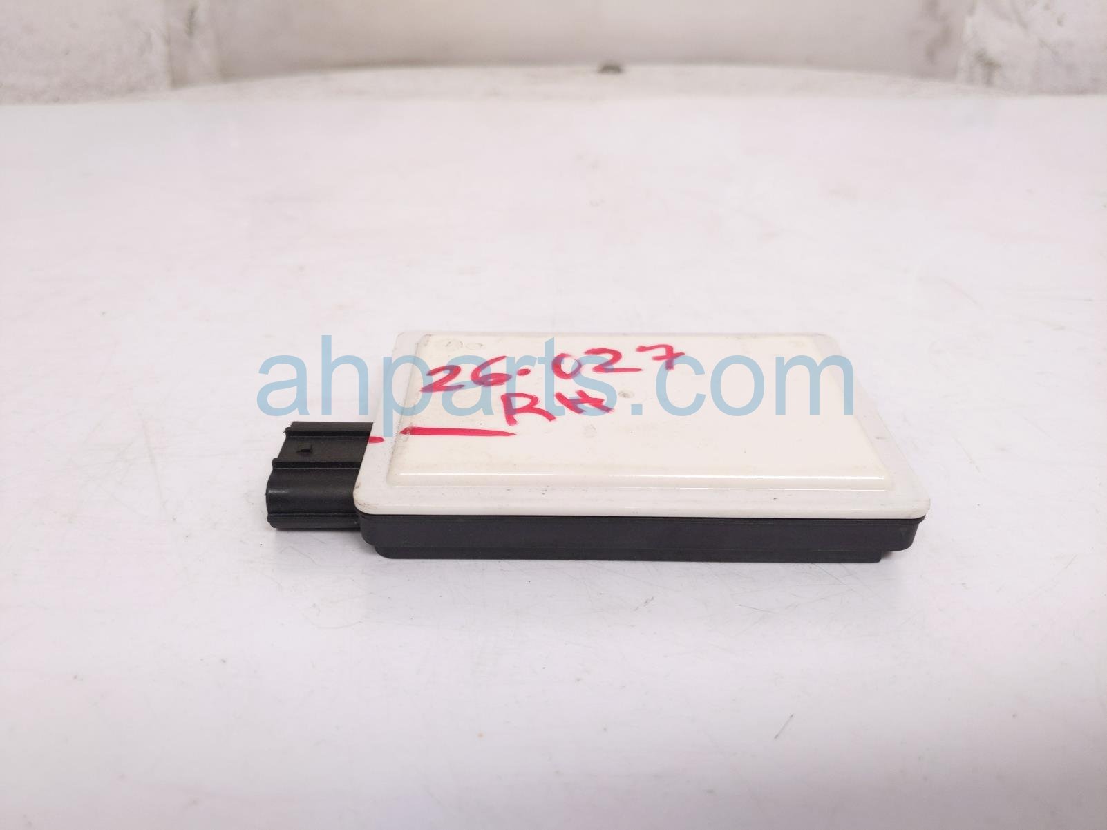 2025 Honda Pilot Rear Passenger Blind Spot Radar W/bracket 8S411 T90 A31 Replacement 2025 Honda Pilot Rear Passenger Blind Spot Radar W/bracket 8S411 T90 A31 Replacement thumbnail