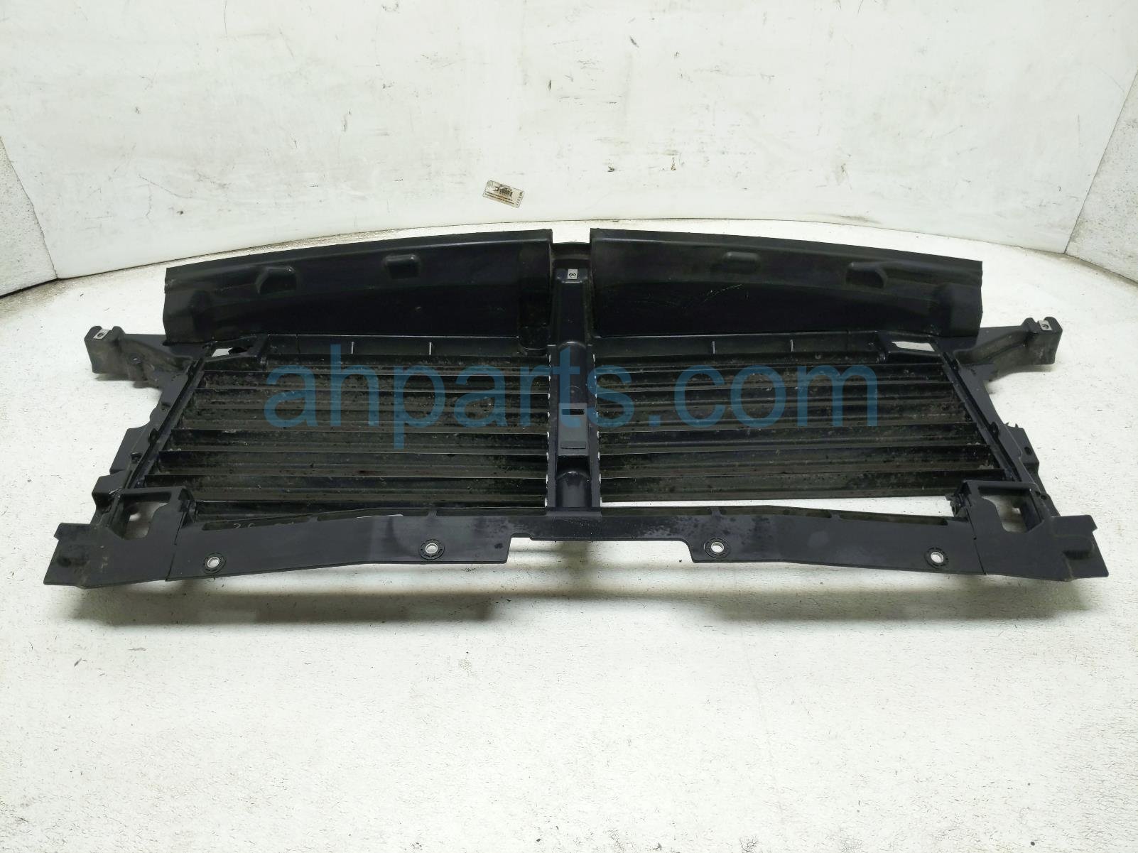 2024 Chevy Silverado 1500 Upper Grille Air Shutter 2.7t 4x2 85819925 Replacement 2024 Chevy Silverado 1500 Upper Grille Air Shutter 2.7t 4x2 85819925 Replacement thumbnail