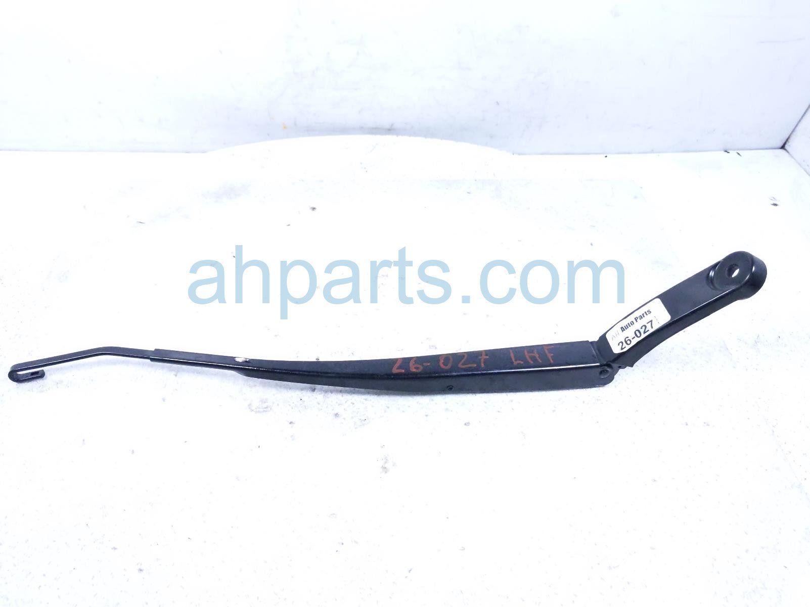 Honda LH WINDSHIELD WIPER ARM