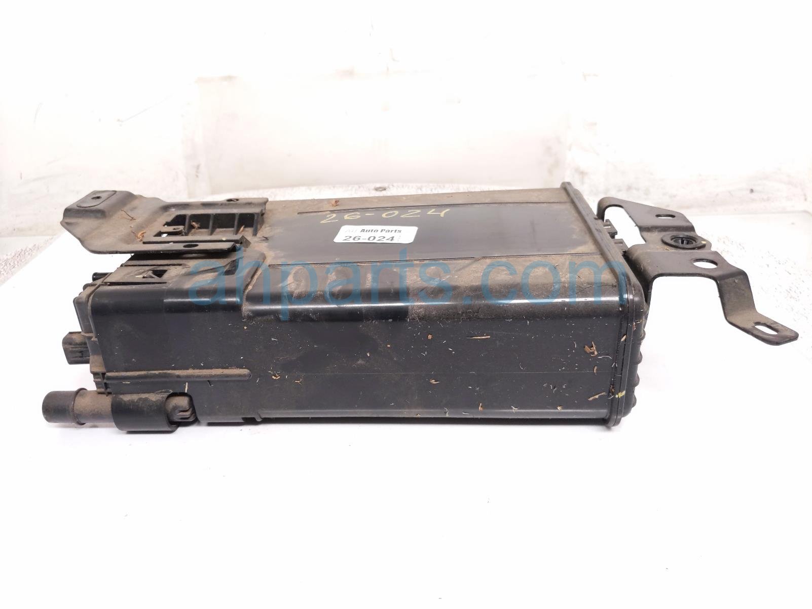 2014 Lexus Is 250 Fuel Vapor Charcoal Canister 2.5l 77740 30360 Replacement 2014 Lexus Is 250 Fuel Vapor Charcoal Canister 2.5l 77740 30360 Replacement thumbnail