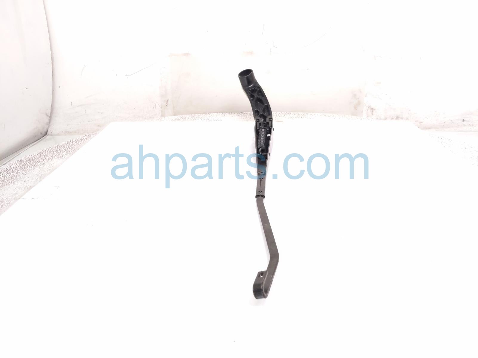 2024 Chevy Silverado 1500 Driver Windshield Wiper Arm 23387855 Replacement 2024 Chevy Silverado 1500 Driver Windshield Wiper Arm 23387855 Replacement thumbnail