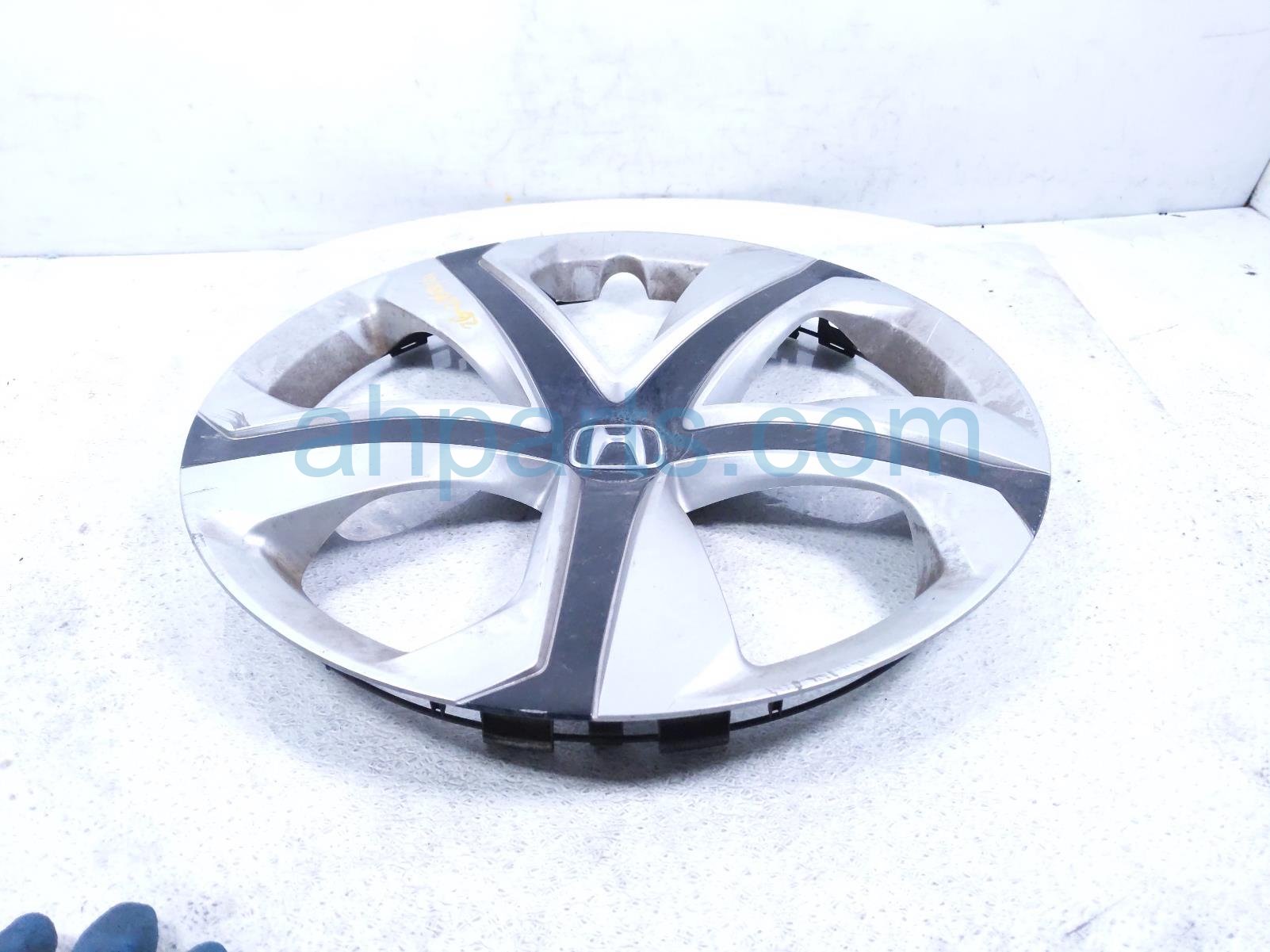 2017 Honda Civic Wheel Cover / Hub Cap 44733 TBA A13 Replacement 2017 Honda Civic Wheel Cover / Hub Cap 44733 TBA A13 Replacement thumbnail
