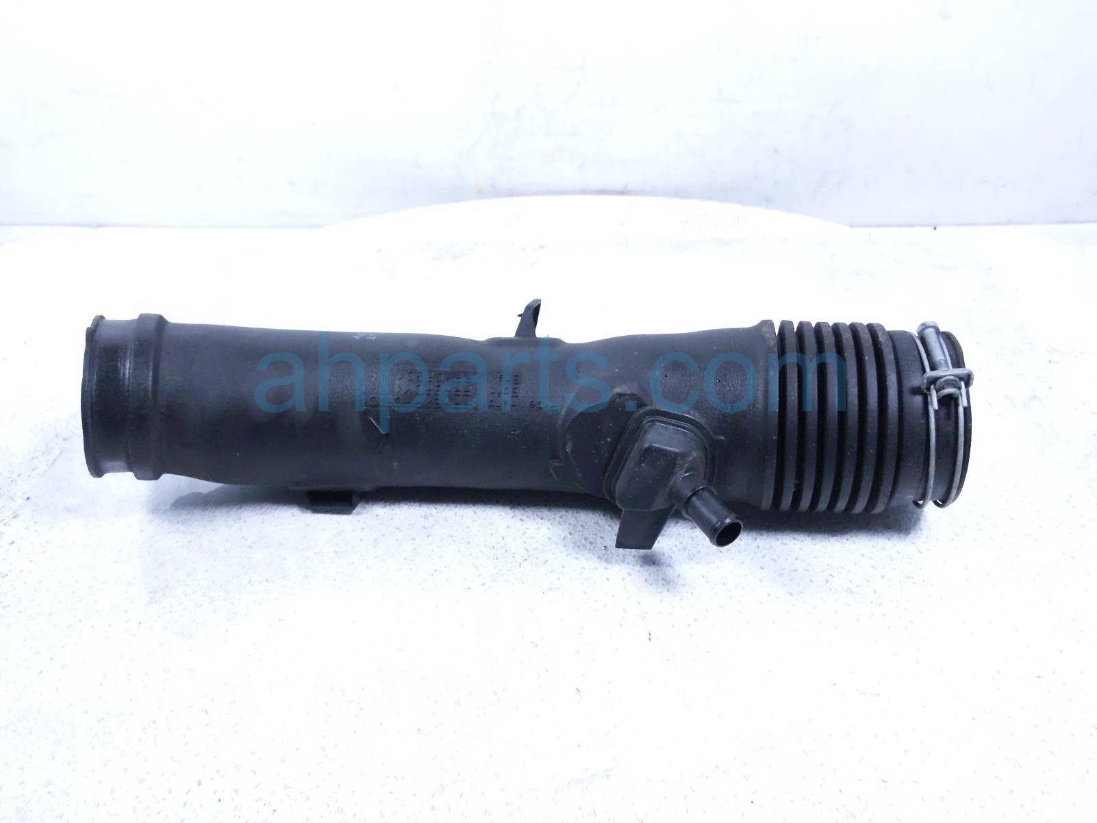 2014 Lexus Is 250 Air Cleaner Intake Tube 2.5l 17880 31241 Replacement 2014 Lexus Is 250 Air Cleaner Intake Tube 2.5l 17880 31241 Replacement thumbnail
