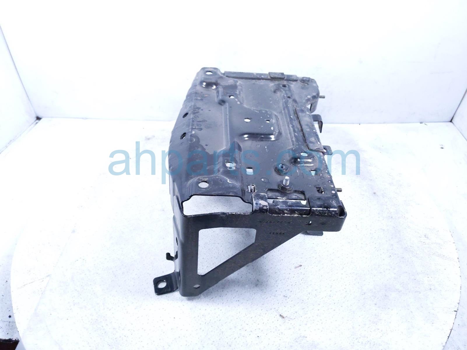 2024 Chevy Silverado 1500 Battery Tray 84963924 Replacement 2024 Chevy Silverado 1500 Battery Tray 84963924 Replacement thumbnail