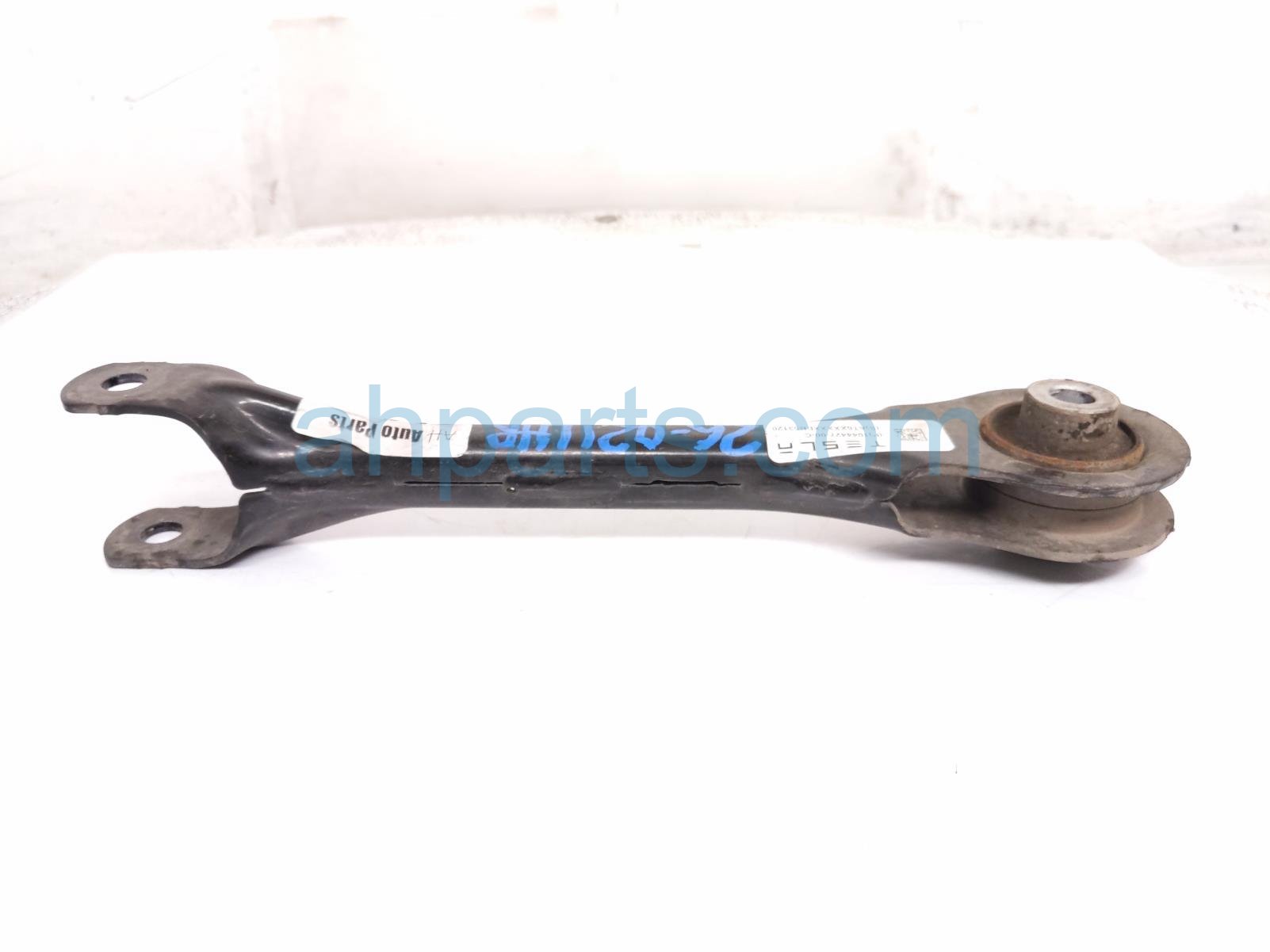 2019 Tesla Tesla 3 Rear Driver Upper Control Arm 1044427 00 C Replacement 2019 Tesla Tesla 3 Rear Driver Upper Control Arm 1044427 00 C Replacement thumbnail