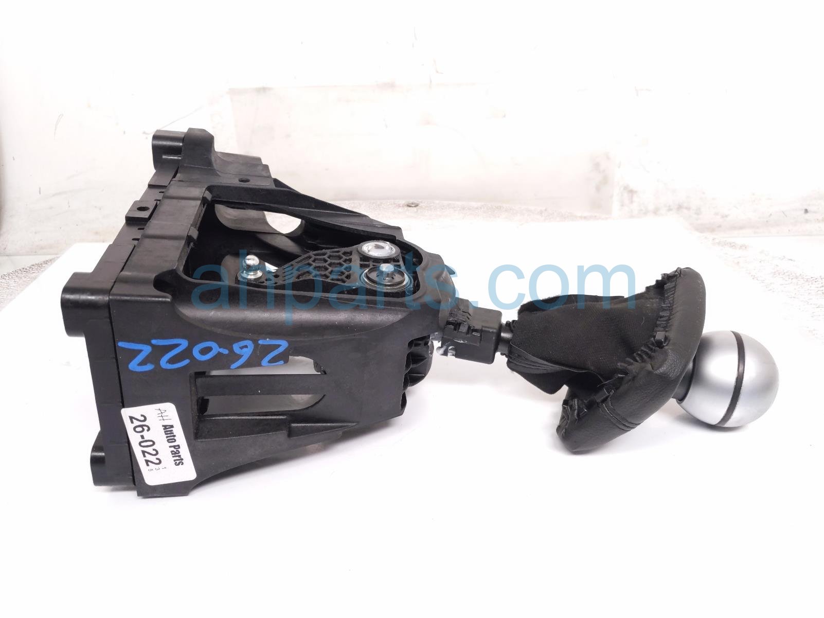 2018 Jeep Renegade M/t Floor Shifter Assy 68254839AA Replacement 2018 Jeep Renegade M/t Floor Shifter Assy 68254839AA Replacement thumbnail