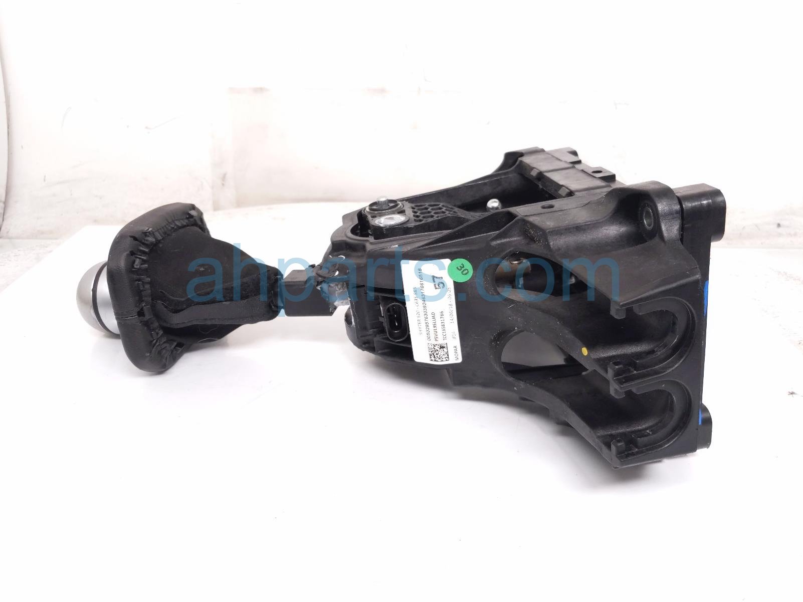 2018 Jeep Renegade M/t Floor Shifter Assy 68254839AA Replacement 2018 Jeep Renegade M/t Floor Shifter Assy 68254839AA Replacement thumbnail