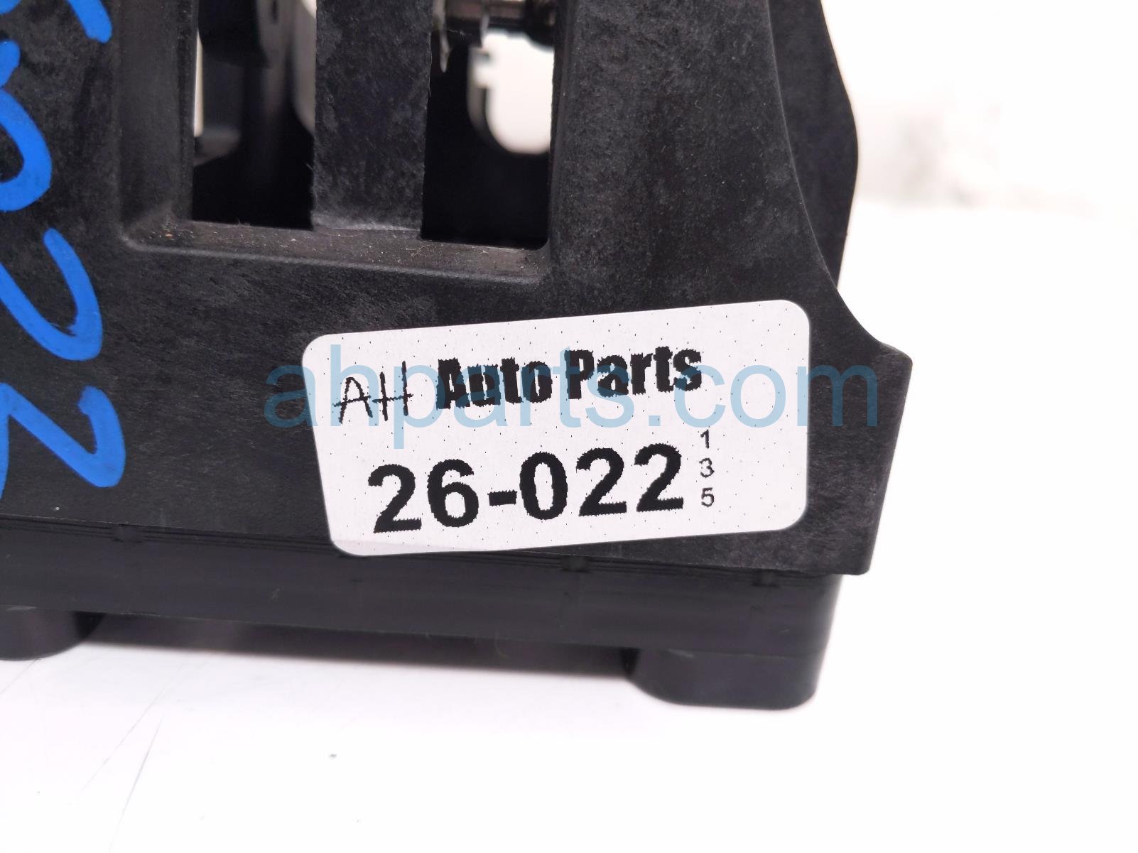 2018 Jeep Renegade M/t Floor Shifter Assy 68254839AA Replacement 2018 Jeep Renegade M/t Floor Shifter Assy 68254839AA Replacement thumbnail