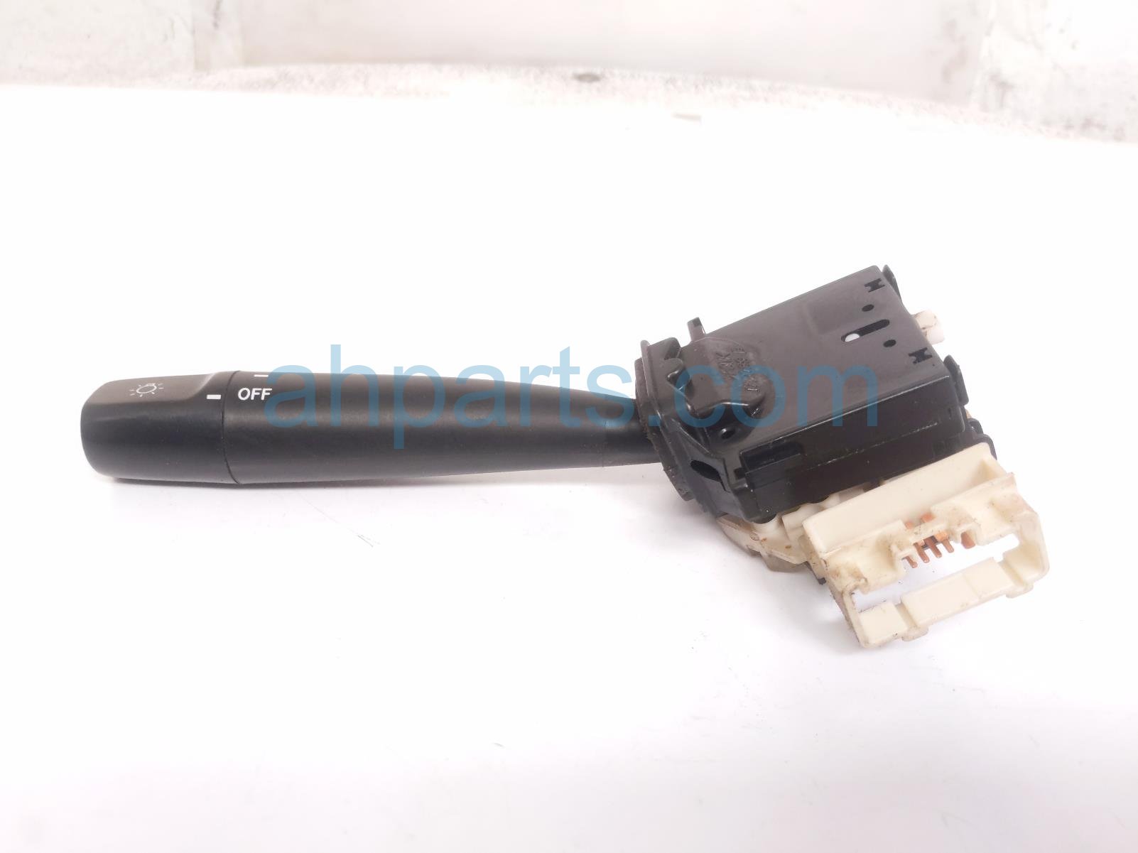 Toyota HEADLAMP / SIGNAL COLUMN SWITCH LH