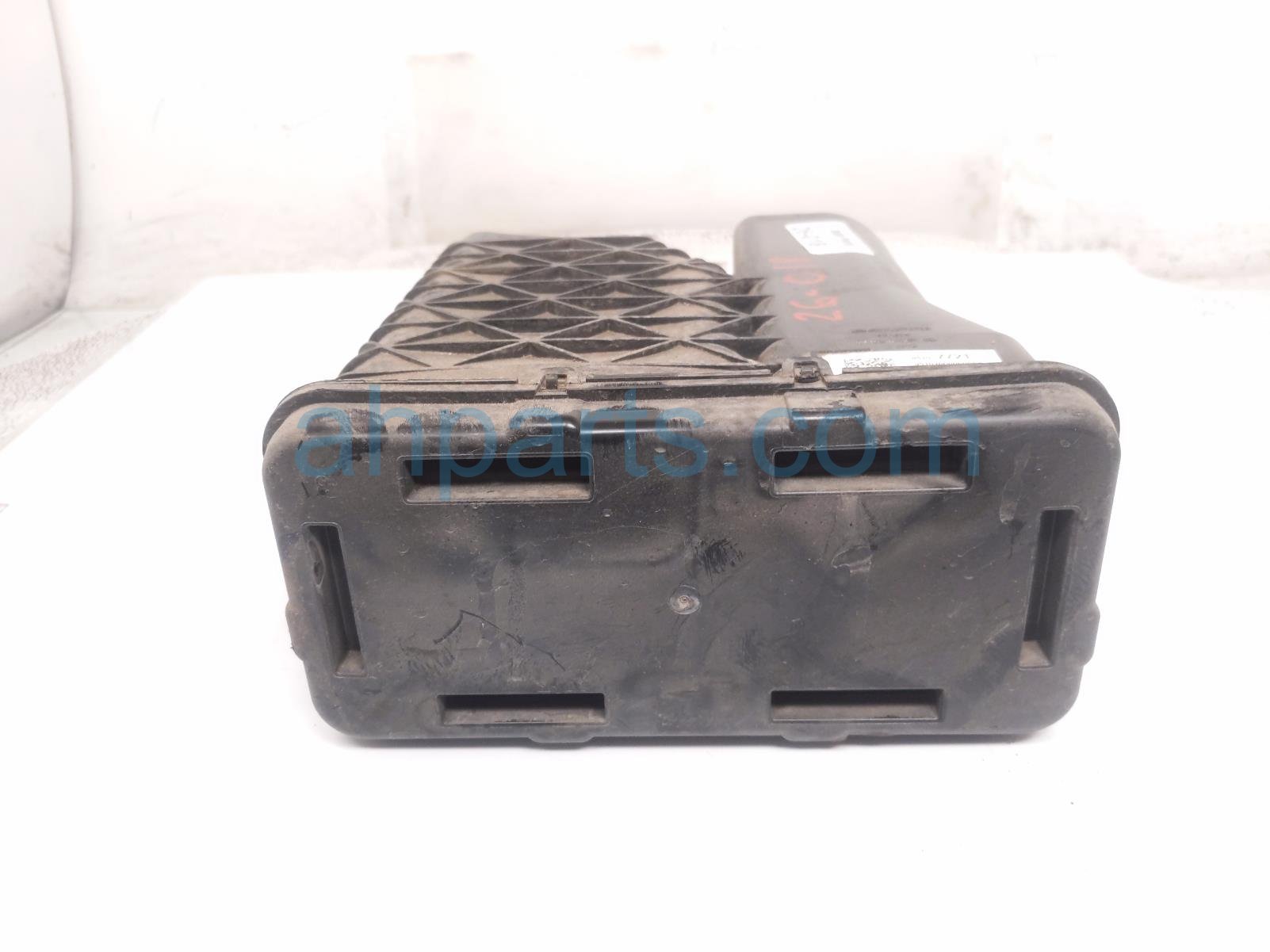 2024 Chevy Silverado 1500 Fuel Vapor Charcoal Canister 2.7l 85107747 Replacement 2024 Chevy Silverado 1500 Fuel Vapor Charcoal Canister 2.7l 85107747 Replacement thumbnail