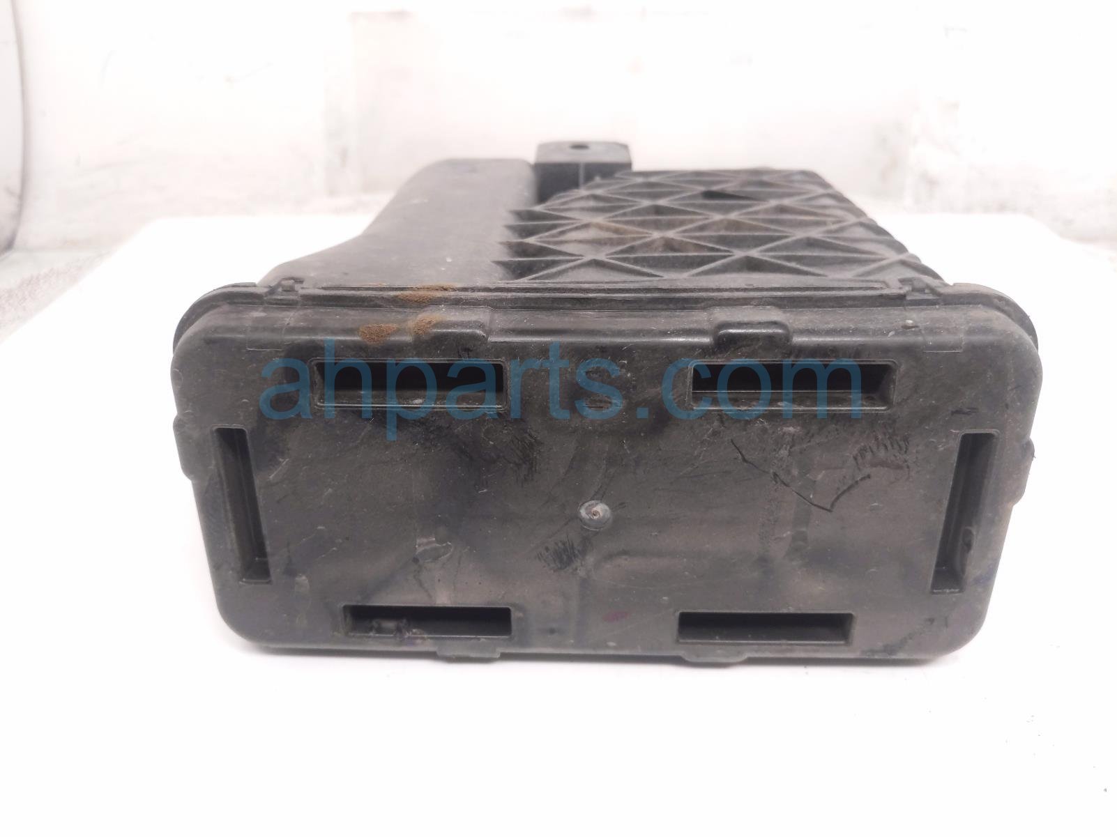 2024 Chevy Silverado 1500 Fuel Vapor Charcoal Canister 2.7l 85107747 Replacement 2024 Chevy Silverado 1500 Fuel Vapor Charcoal Canister 2.7l 85107747 Replacement thumbnail