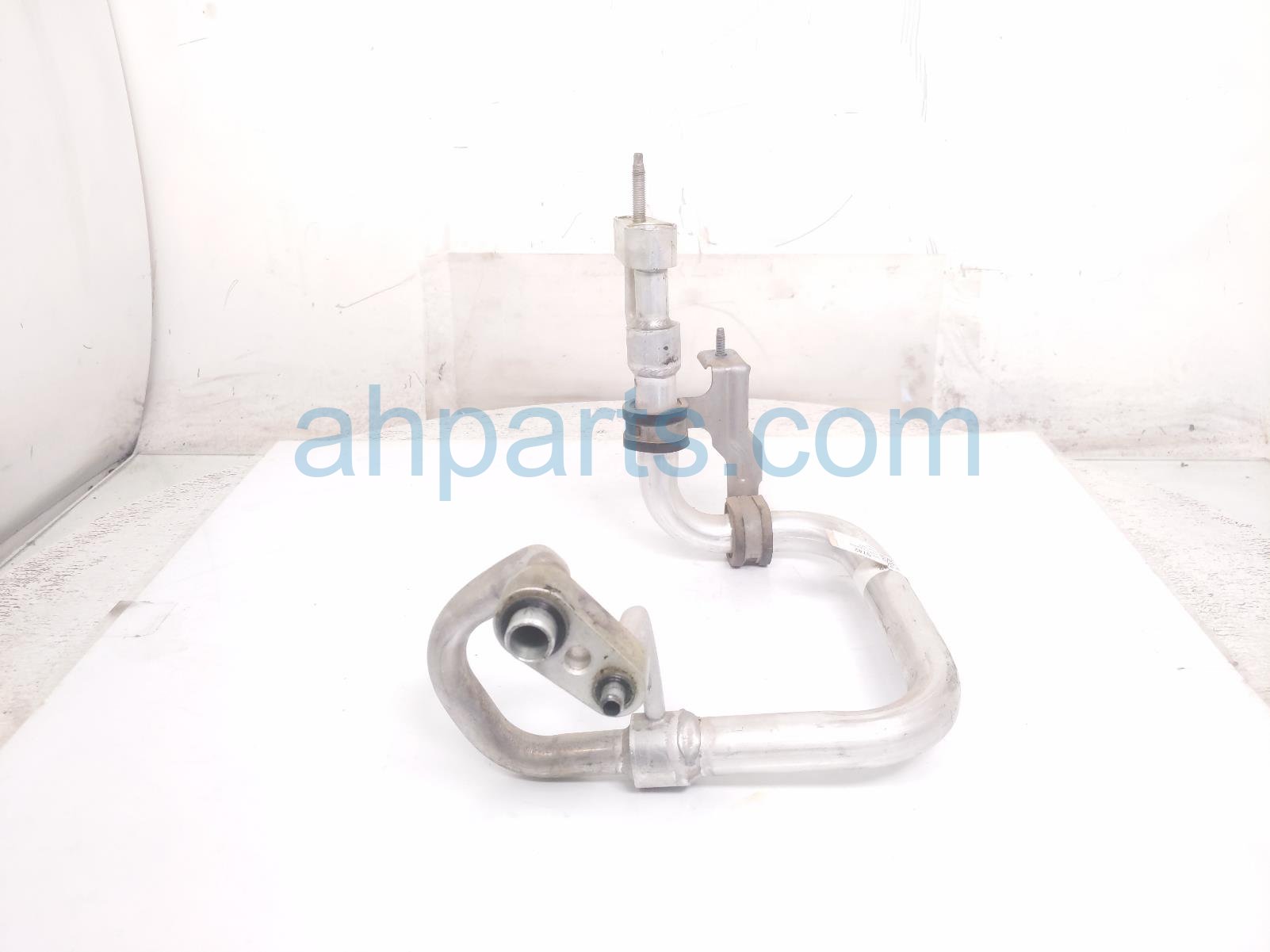 2024 Chevy Silverado 1500 Ac Pipe A/c Refrigerant Line Hose 2.7l 84959742 Replacement 2024 Chevy Silverado 1500 Ac Pipe A/c Refrigerant Line Hose 2.7l 84959742 Replacement thumbnail