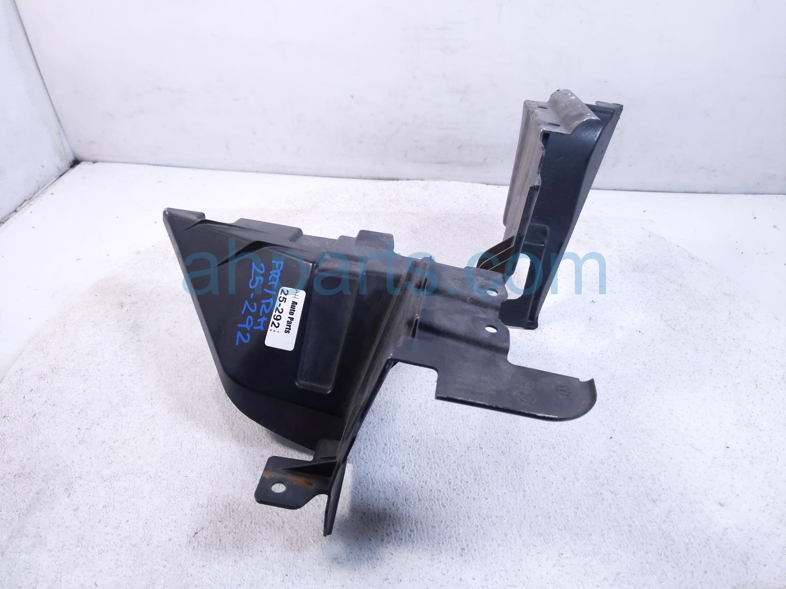 2018 Infiniti Qx80 Front Passenger Radiator Seal 21498 6GW0A Replacement 2018 Infiniti Qx80 Front Passenger Radiator Seal 21498 6GW0A Replacement thumbnail