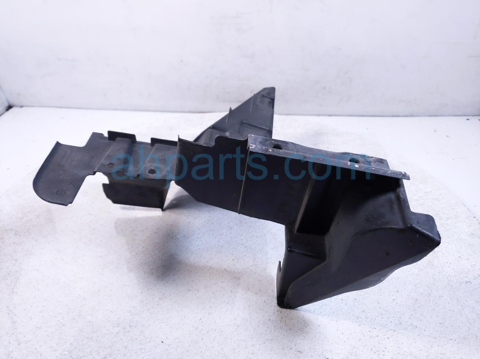 2018 Infiniti Qx80 Front Passenger Radiator Seal 21498 6GW0A Replacement 2018 Infiniti Qx80 Front Passenger Radiator Seal 21498 6GW0A Replacement thumbnail