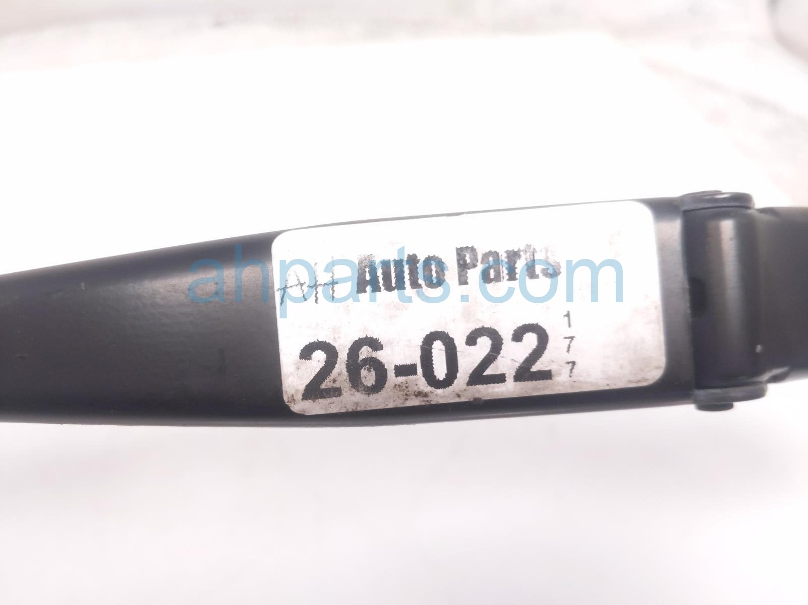 2018 Jeep Renegade Driver Windshield Wiper Arm 68256581AA Replacement 2018 Jeep Renegade Driver Windshield Wiper Arm 68256581AA Replacement thumbnail