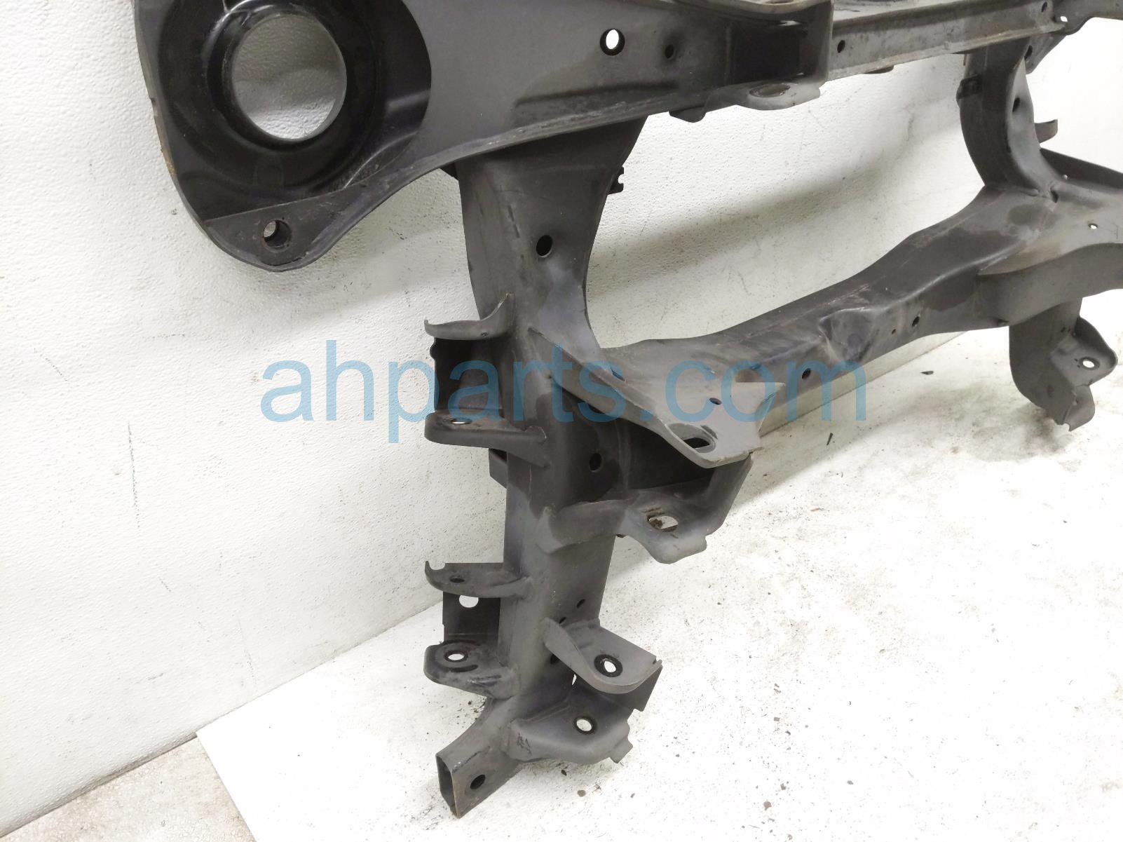 2018 Infiniti Qx80 Crossmember Rear Sub Frame / Cradle 55400 5ZA0A Replacement 2018 Infiniti Qx80 Crossmember Rear Sub Frame / Cradle 55400 5ZA0A Replacement thumbnail