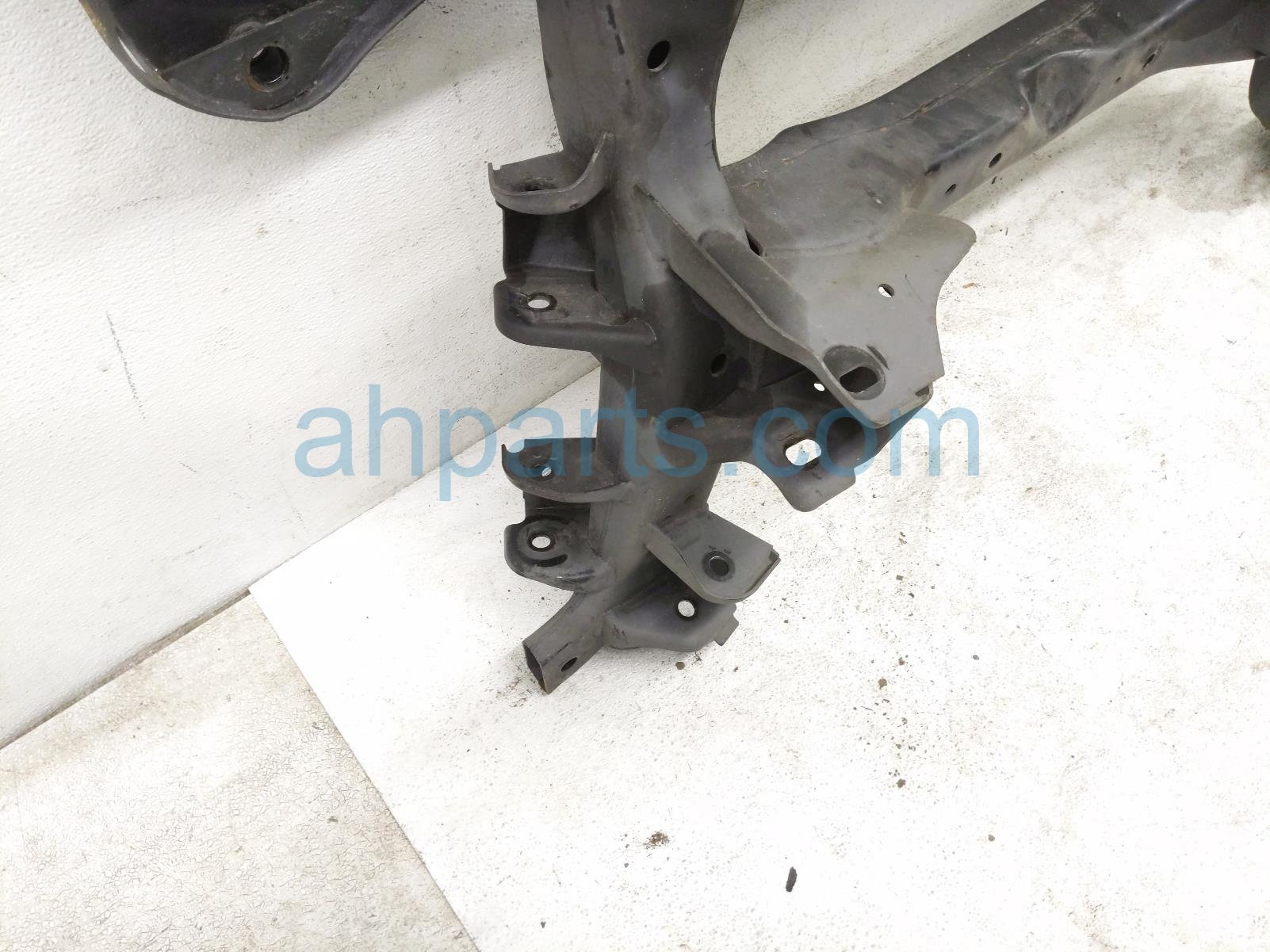 2018 Infiniti Qx80 Crossmember Rear Sub Frame / Cradle 55400 5ZA0A Replacement 2018 Infiniti Qx80 Crossmember Rear Sub Frame / Cradle 55400 5ZA0A Replacement thumbnail