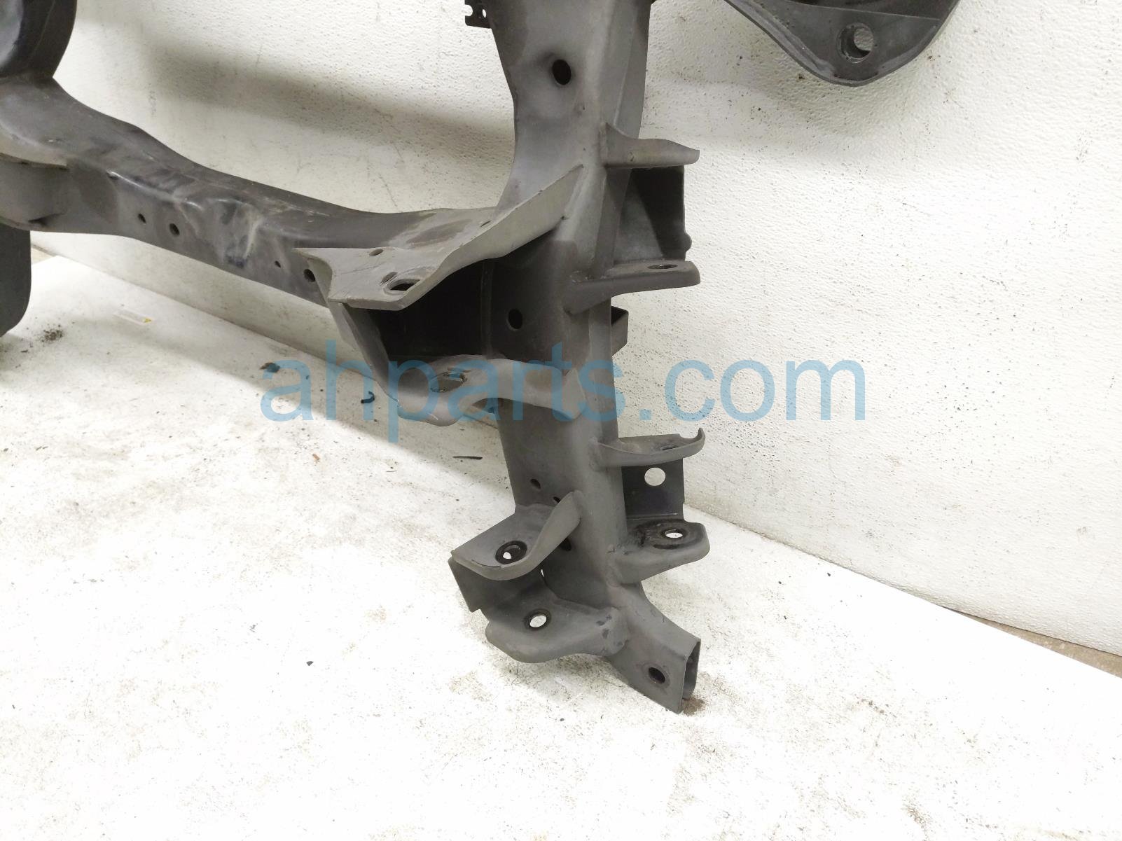 2018 Infiniti Qx80 Crossmember Rear Sub Frame / Cradle 55400 5ZA0A Replacement 2018 Infiniti Qx80 Crossmember Rear Sub Frame / Cradle 55400 5ZA0A Replacement thumbnail