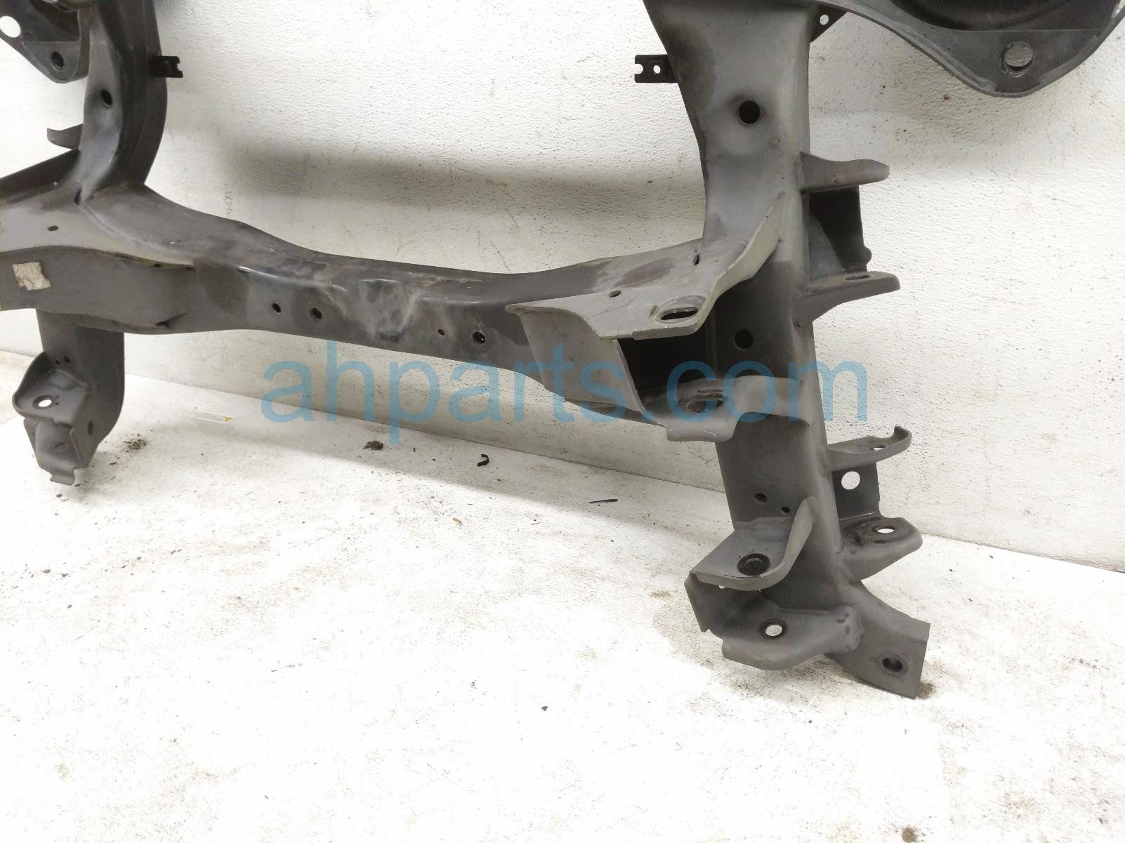 2018 Infiniti Qx80 Crossmember Rear Sub Frame / Cradle 55400 5ZA0A Replacement 2018 Infiniti Qx80 Crossmember Rear Sub Frame / Cradle 55400 5ZA0A Replacement thumbnail