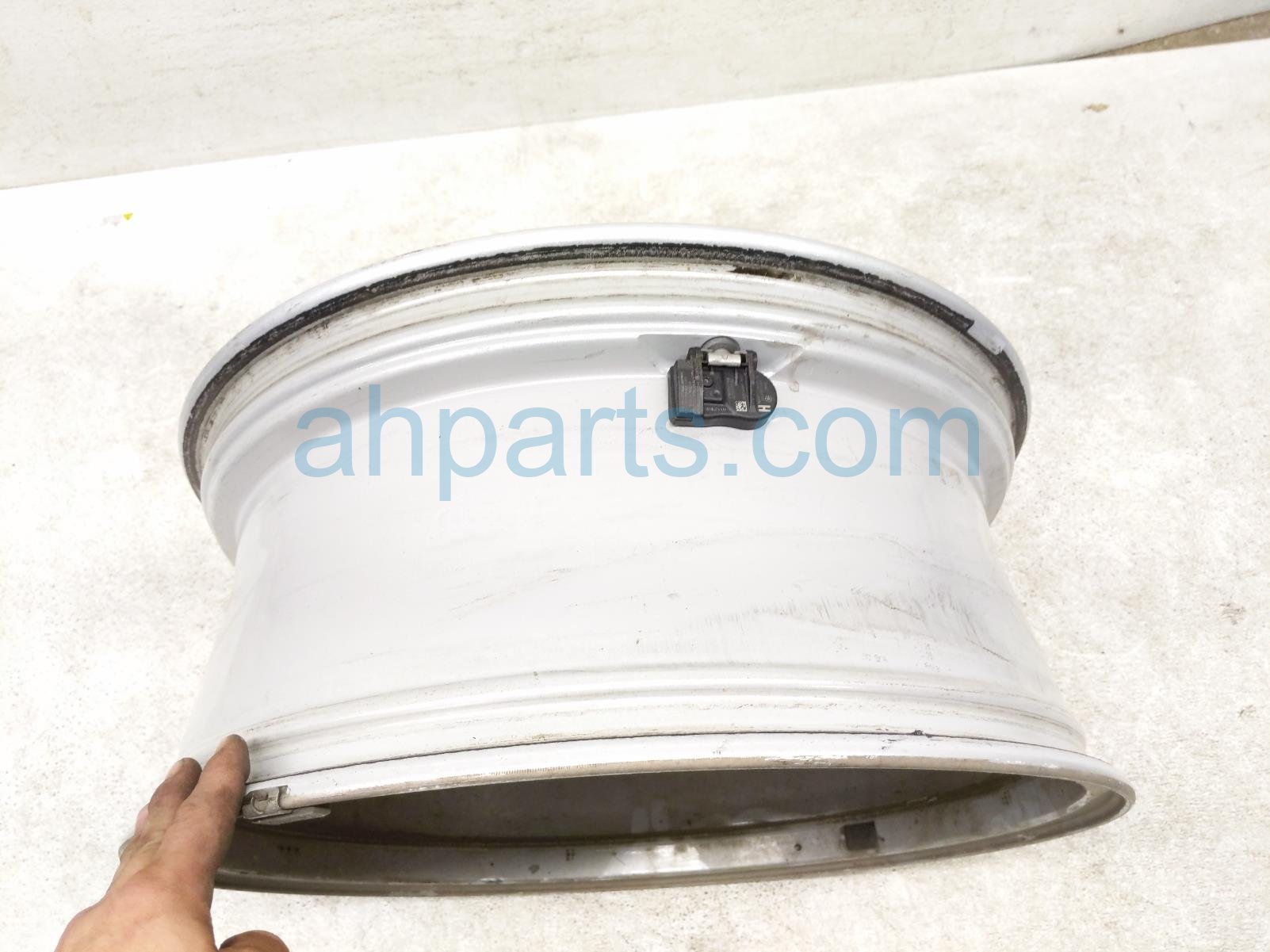 2020 Land Rover Range Rover Sport Front Passenger Wheel / Rim JK62 1007 AA Replacement 2020 Land Rover Range Rover Sport Front Passenger Wheel / Rim JK62 1007 AA Replacement thumbnail