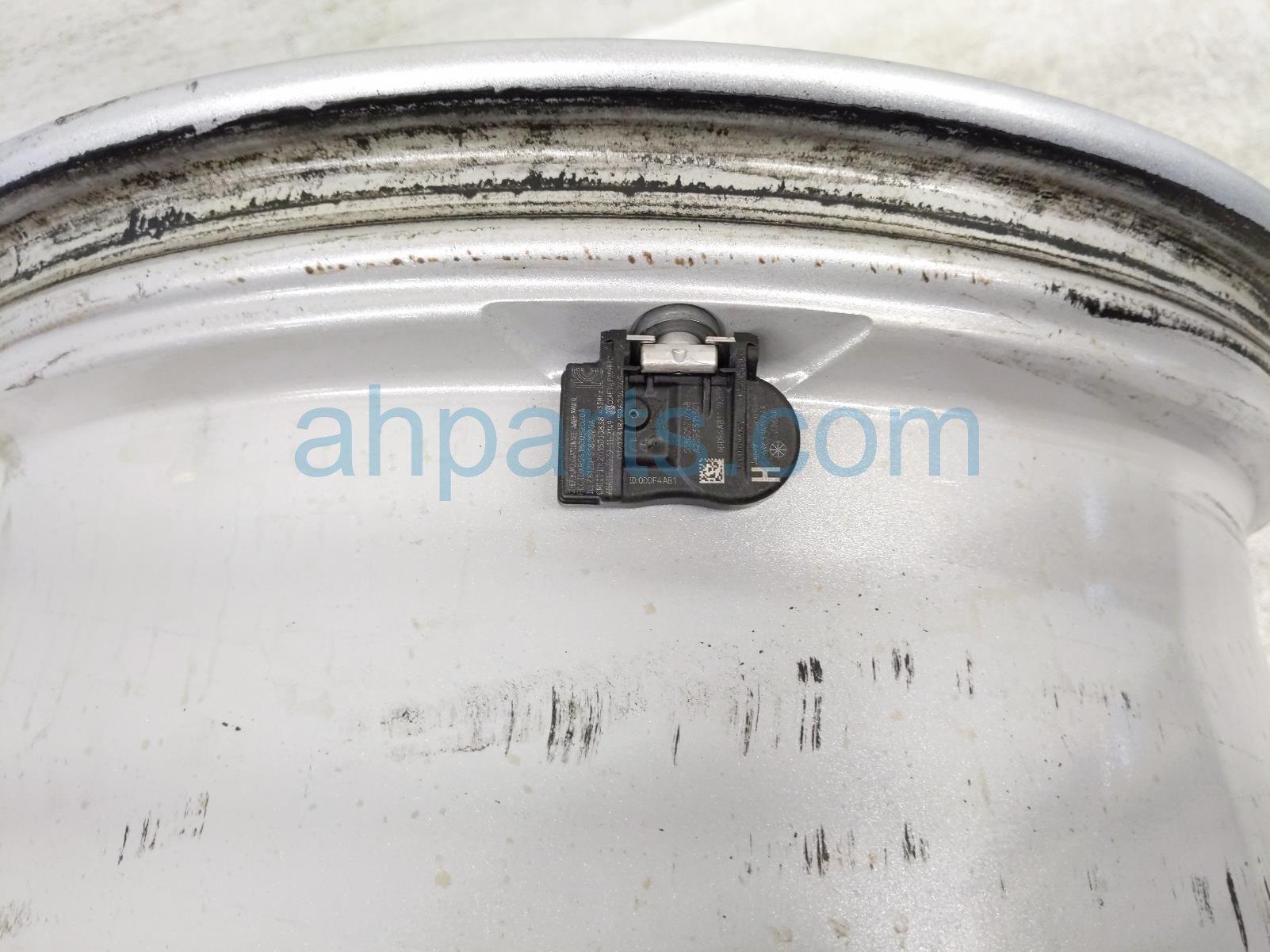 2020 Land Rover Range Rover Sport Rear Driver Wheel / Rim JK62 1007 AA Replacement 2020 Land Rover Range Rover Sport Rear Driver Wheel / Rim JK62 1007 AA Replacement thumbnail