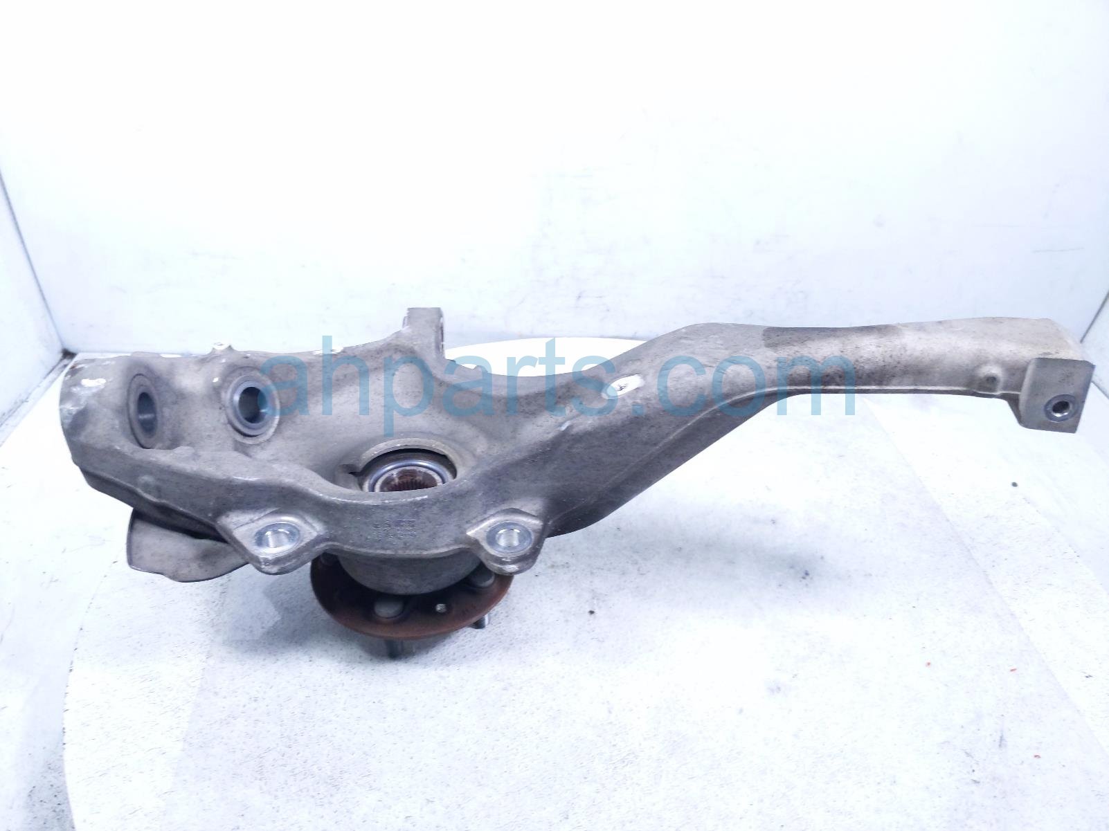 2020 Land Rover Range Rover Sport Front Passenger Spindle Knuckle Hub Awd LR155540 Replacement 2020 Land Rover Range Rover Sport Front Passenger Spindle Knuckle Hub Awd LR155540 Replacement thumbnail